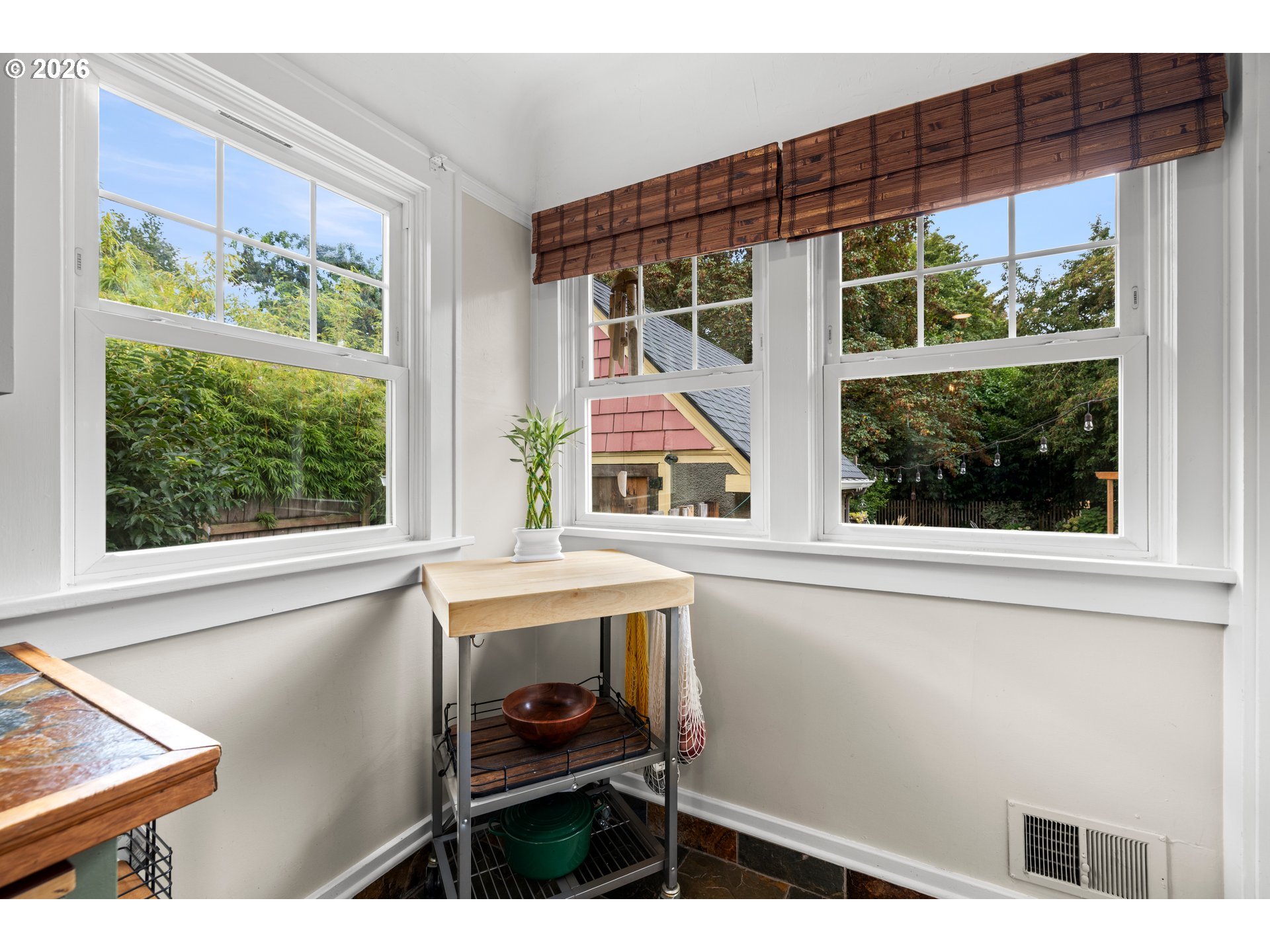 property viewer photo 16