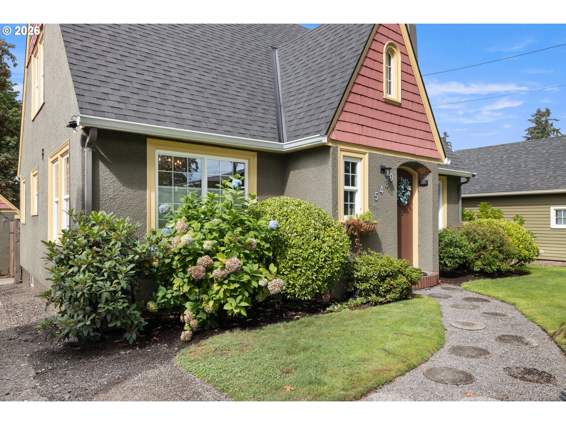 property viewer photo 3