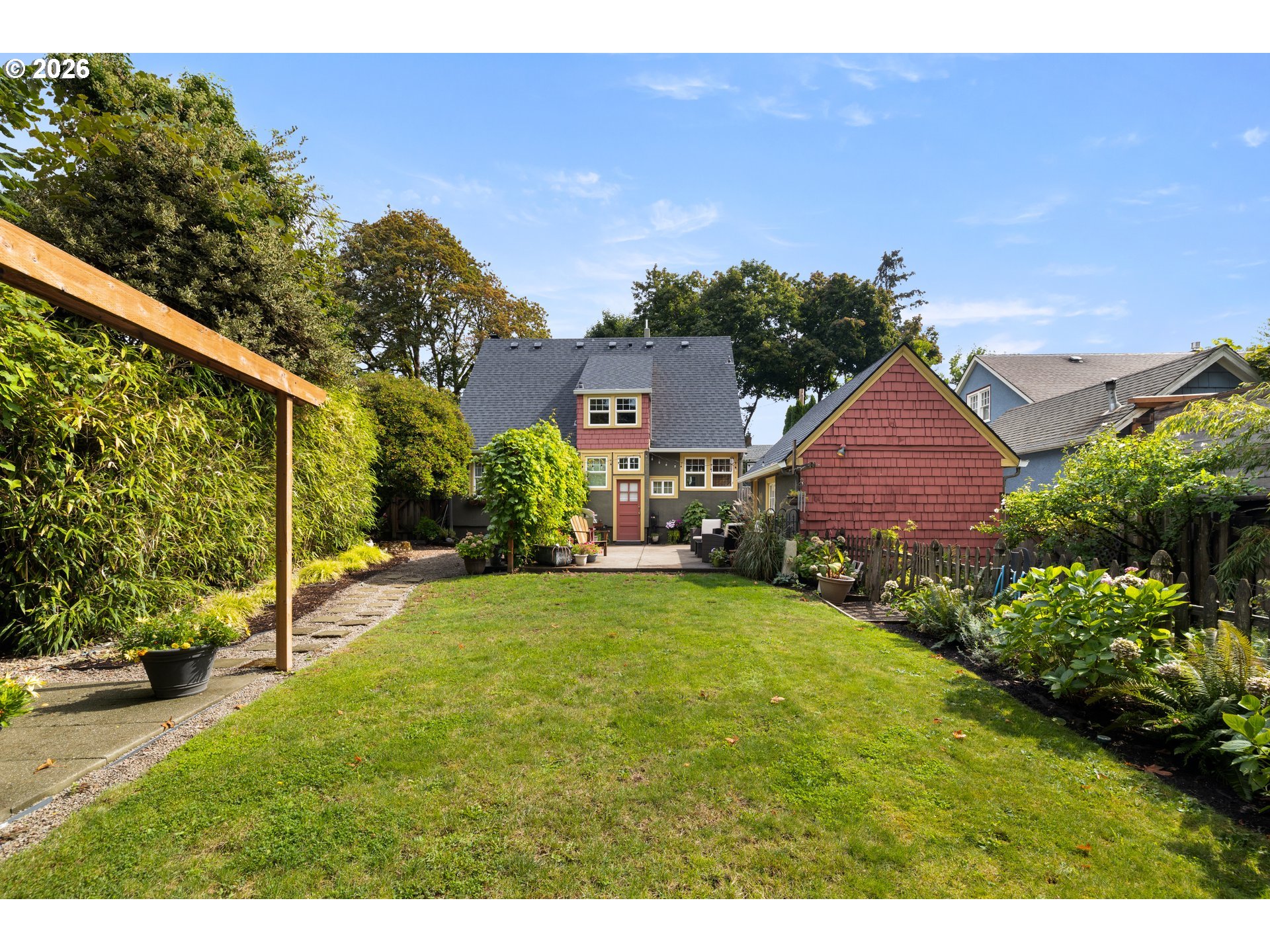 property viewer photo 37