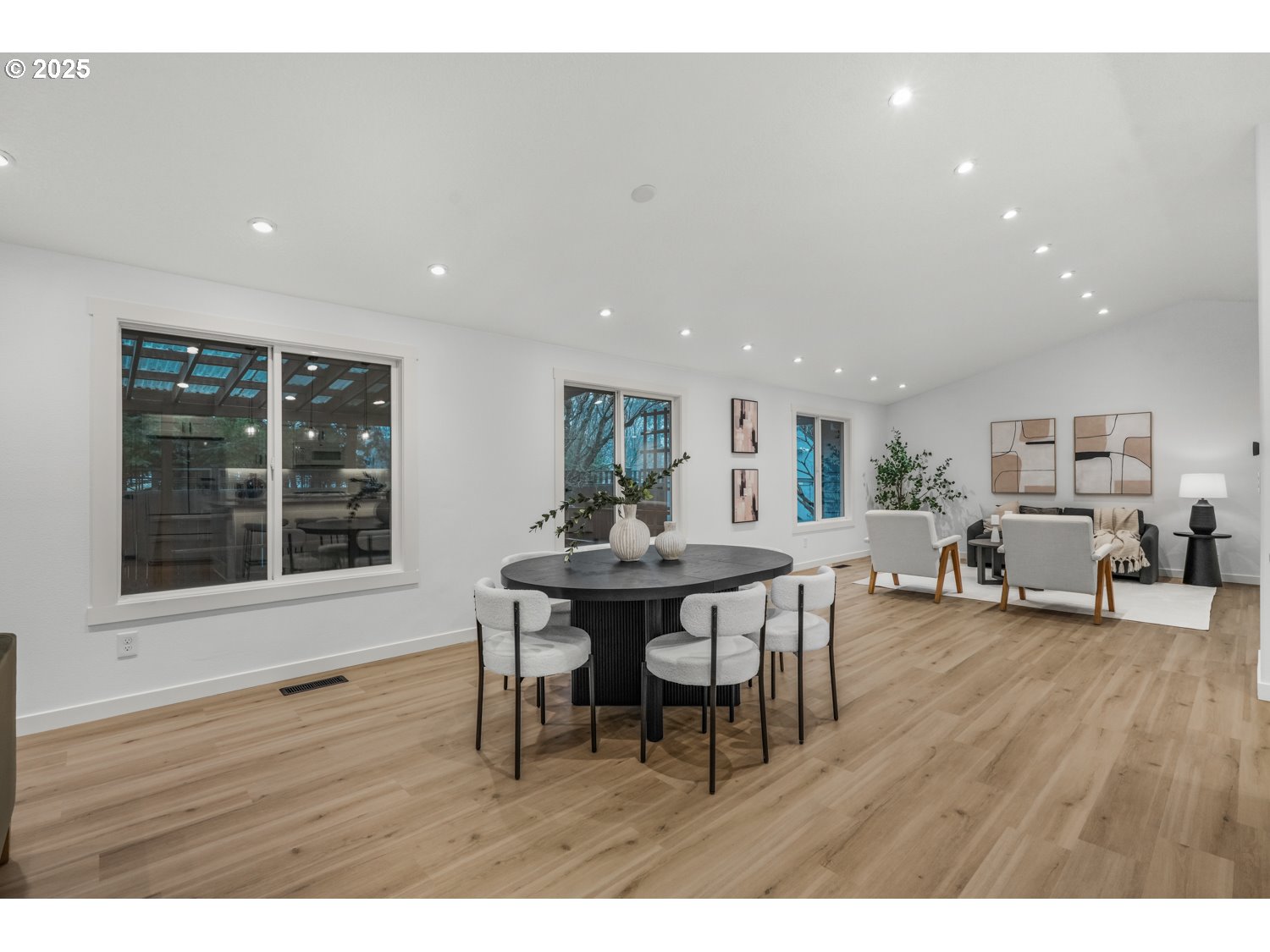 property viewer photo 11