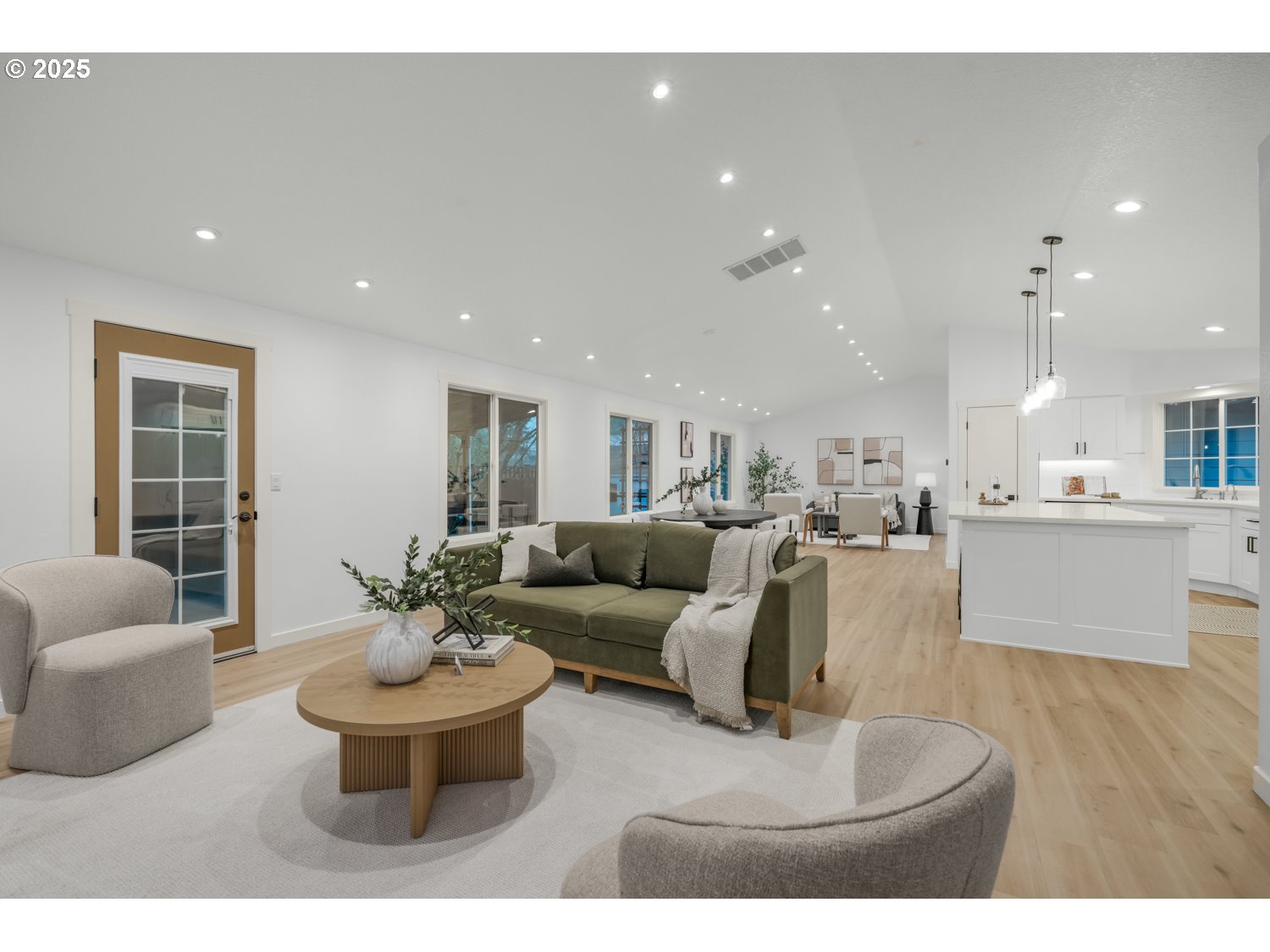 property viewer photo 15