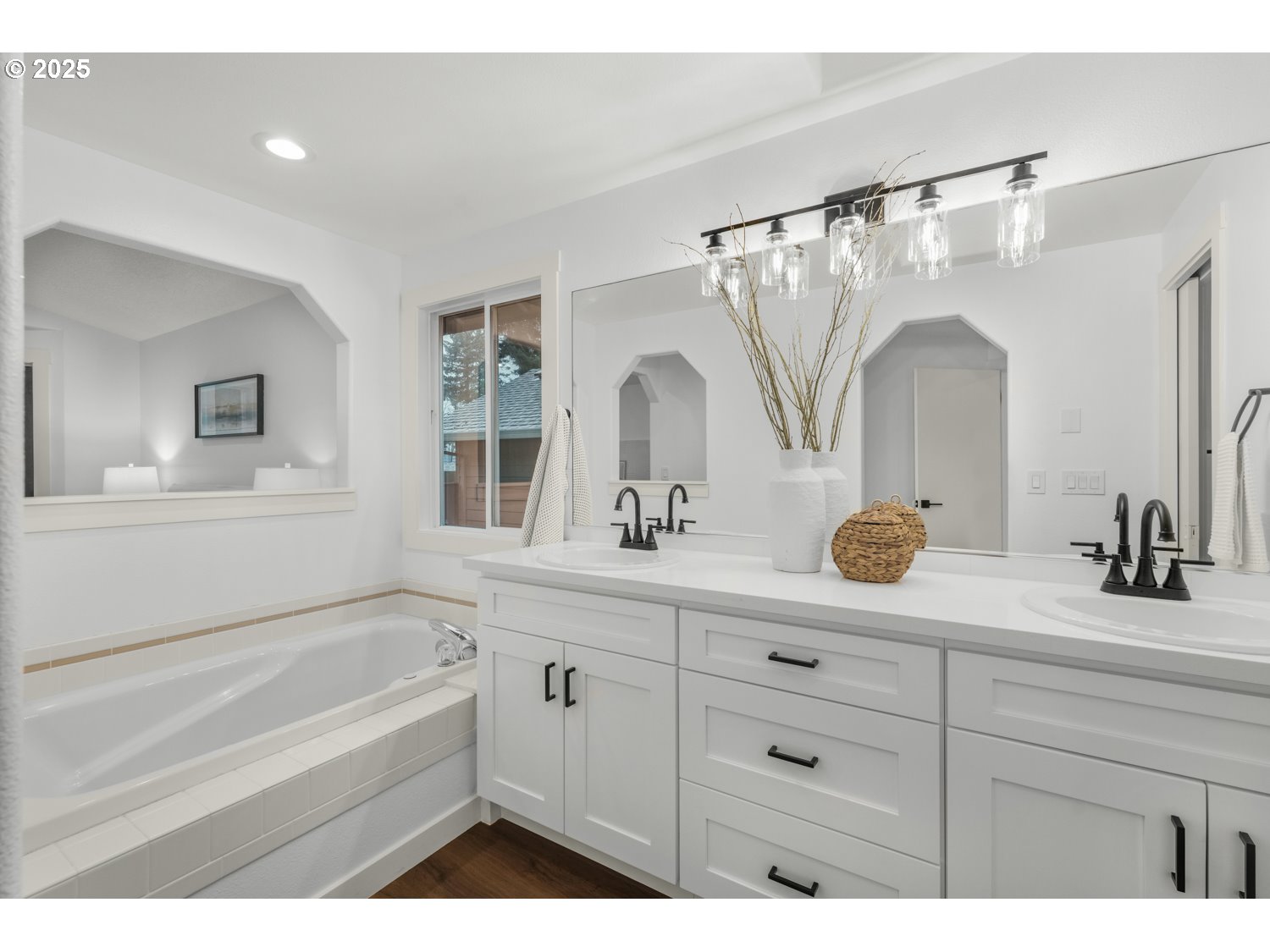 property viewer photo 18