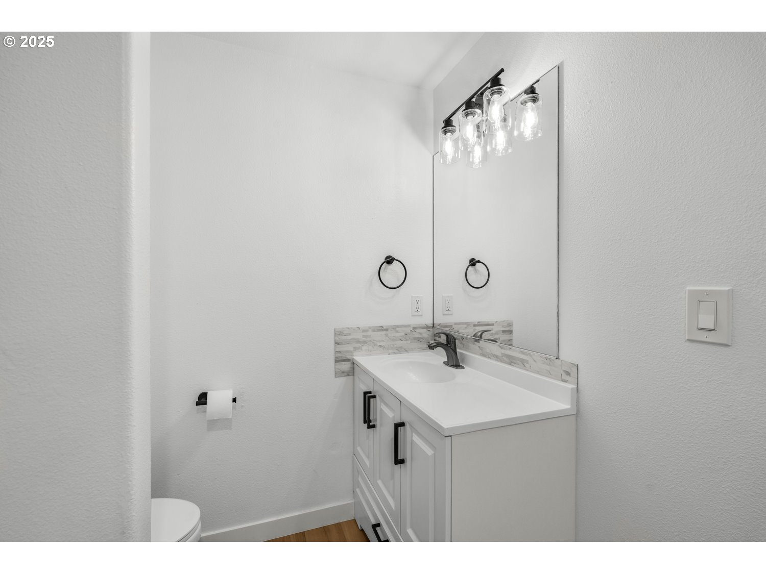 property viewer photo 22