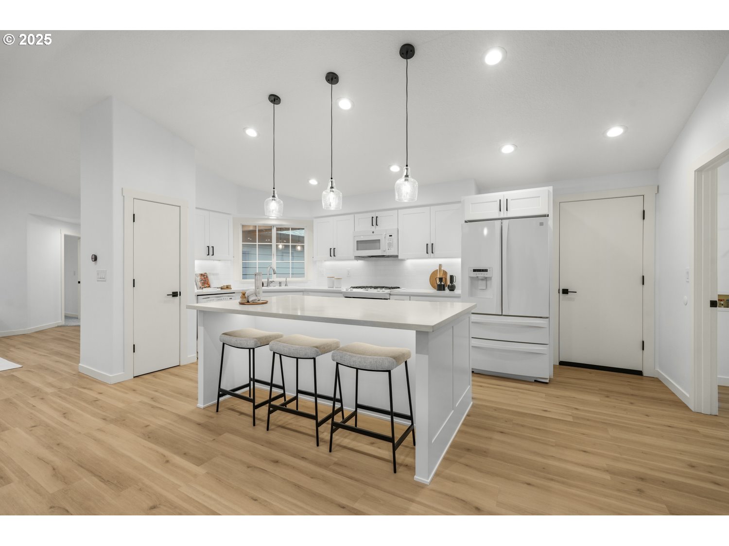 property viewer photo 4