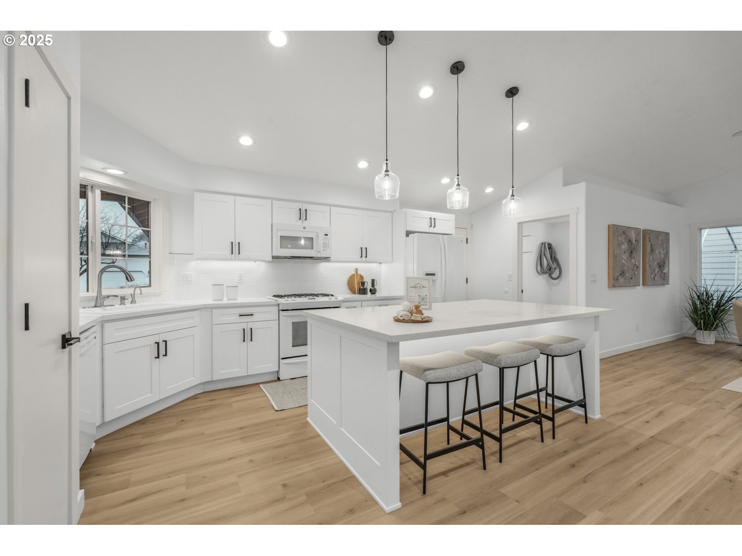 property viewer photo 5