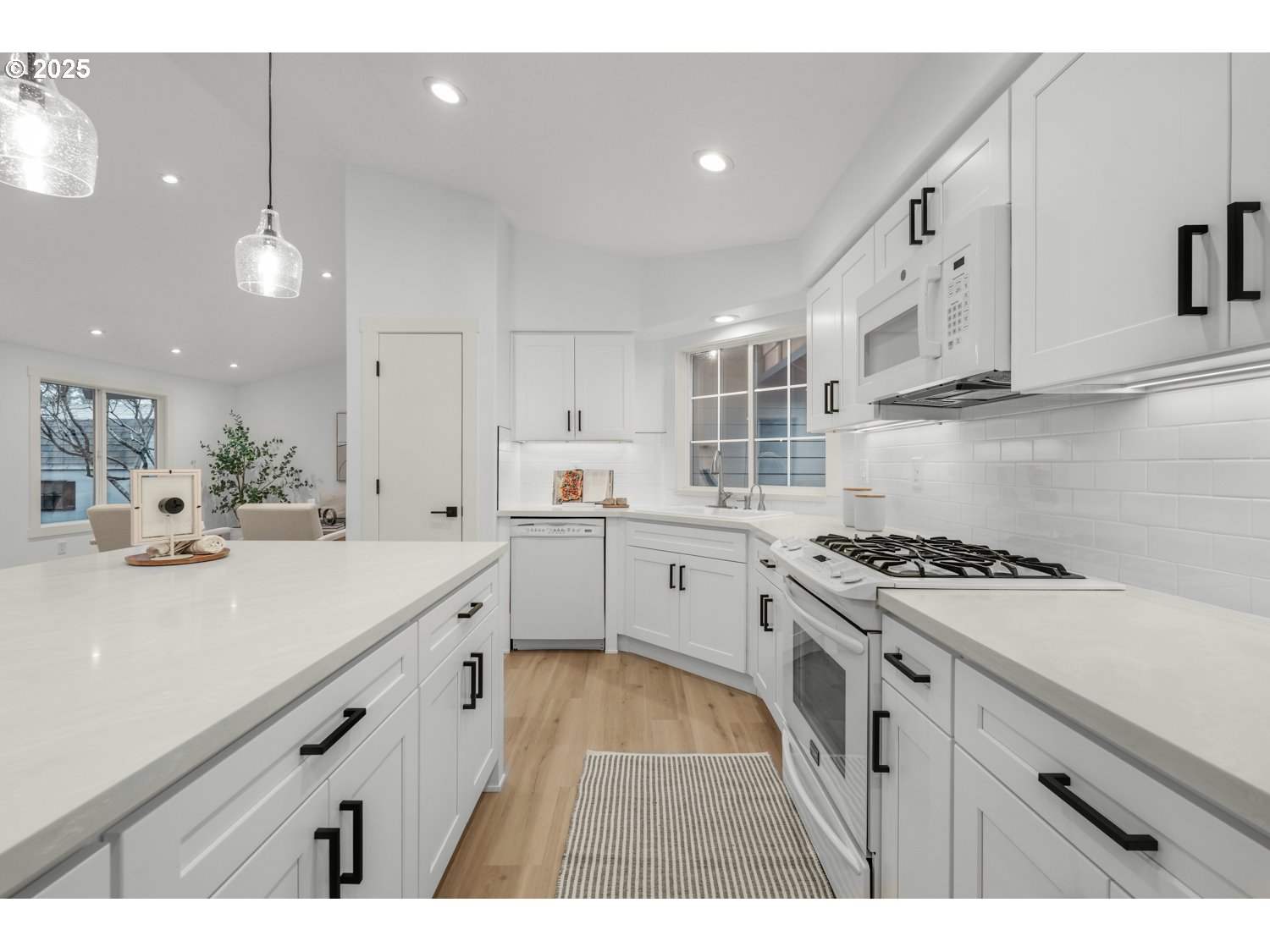 property viewer photo 7