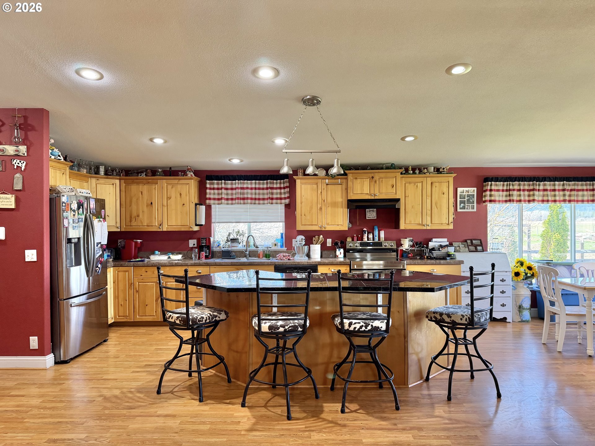 main property photo 9