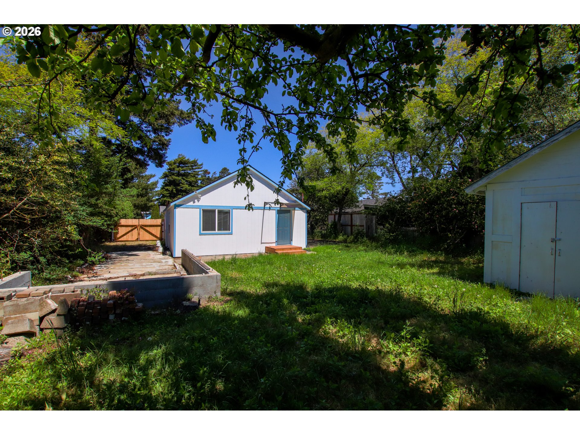main property photo 27