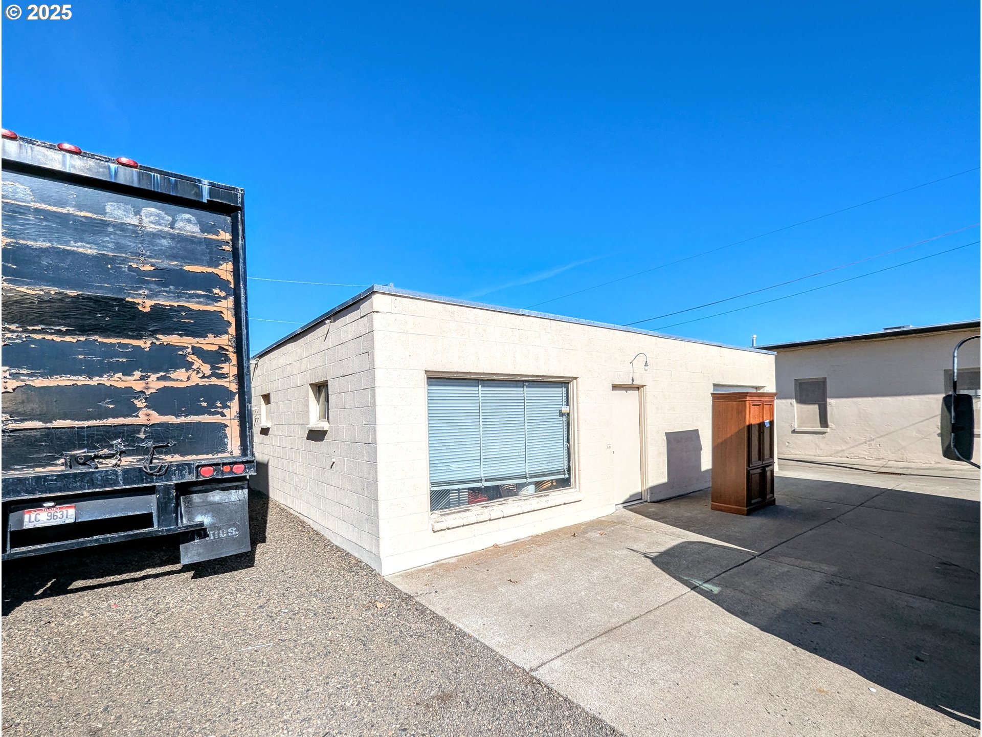 main property photo 12
