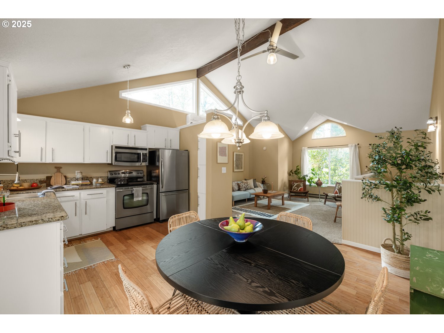 property viewer photo 10