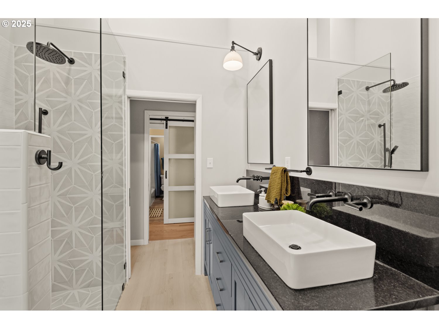 property viewer photo 21