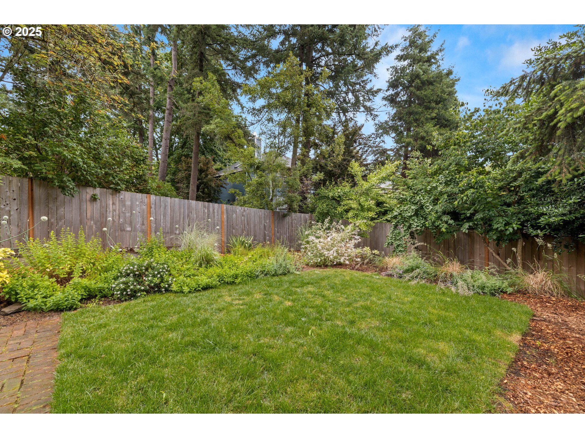 property viewer photo 4
