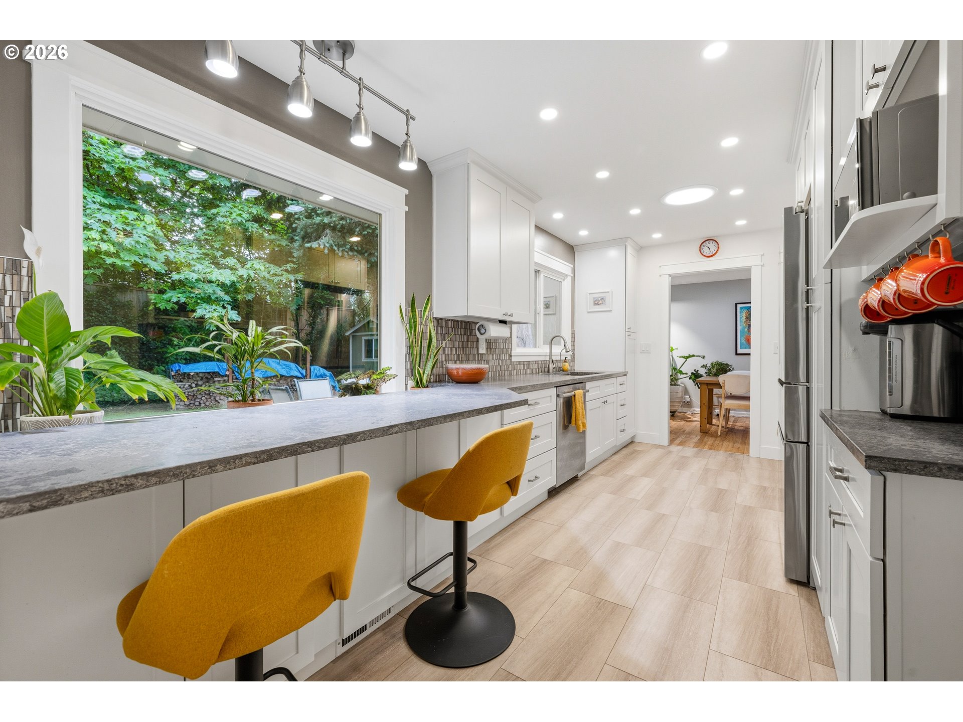 property viewer photo 12