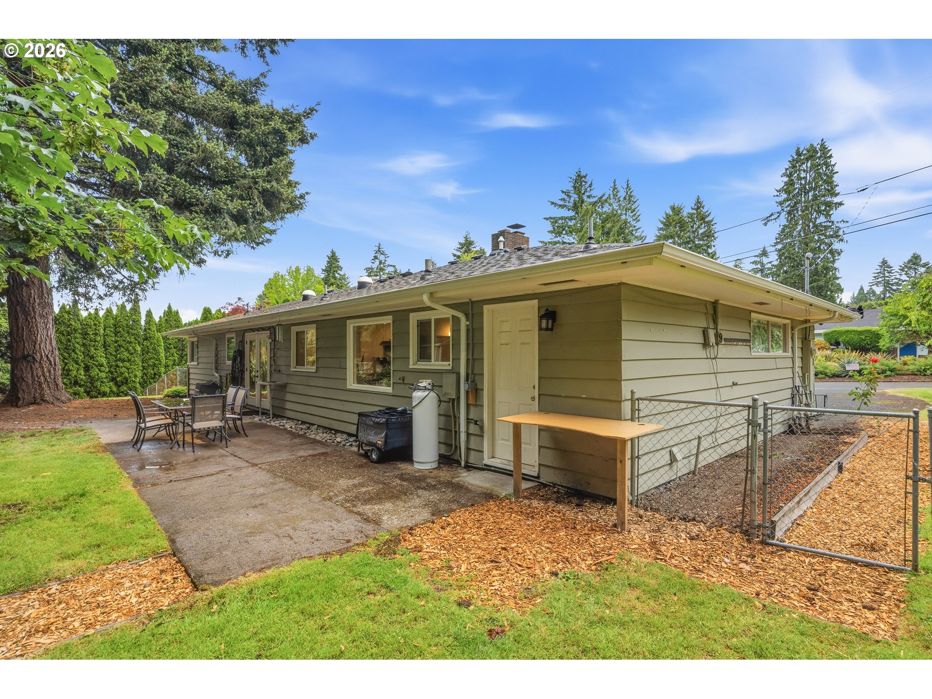 property viewer photo 23
