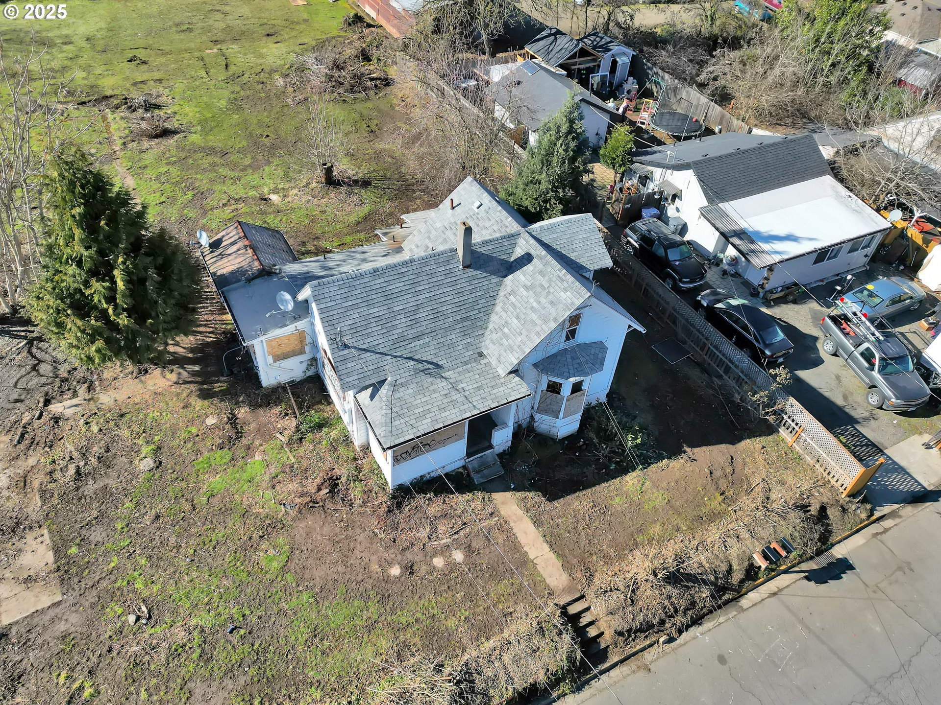 main property photo 33