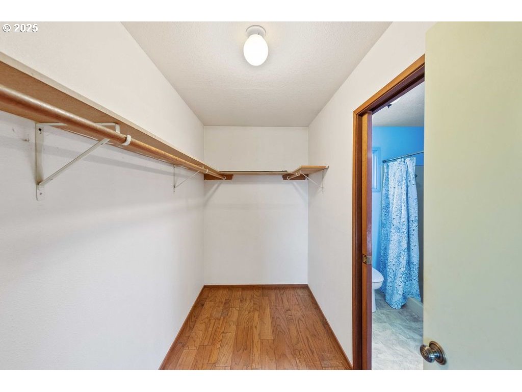 property viewer photo 24