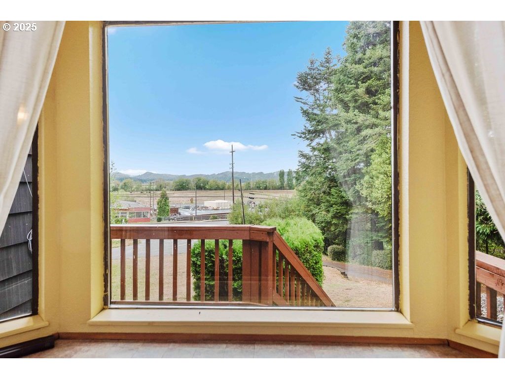 property viewer photo 4