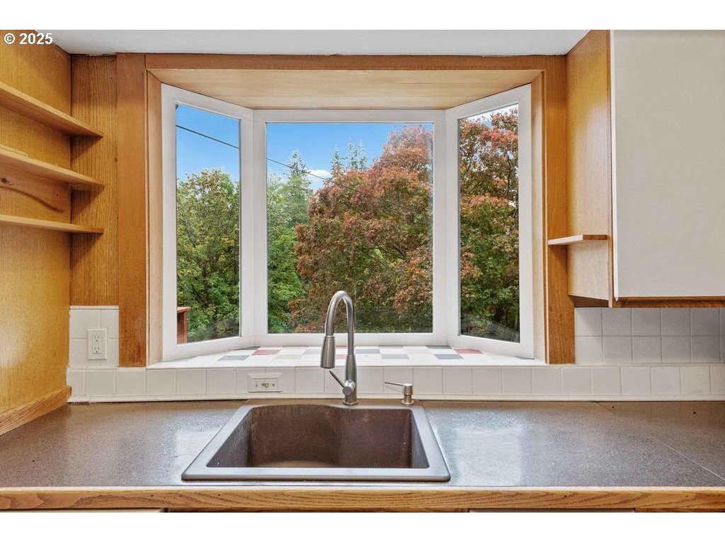 property viewer photo 9