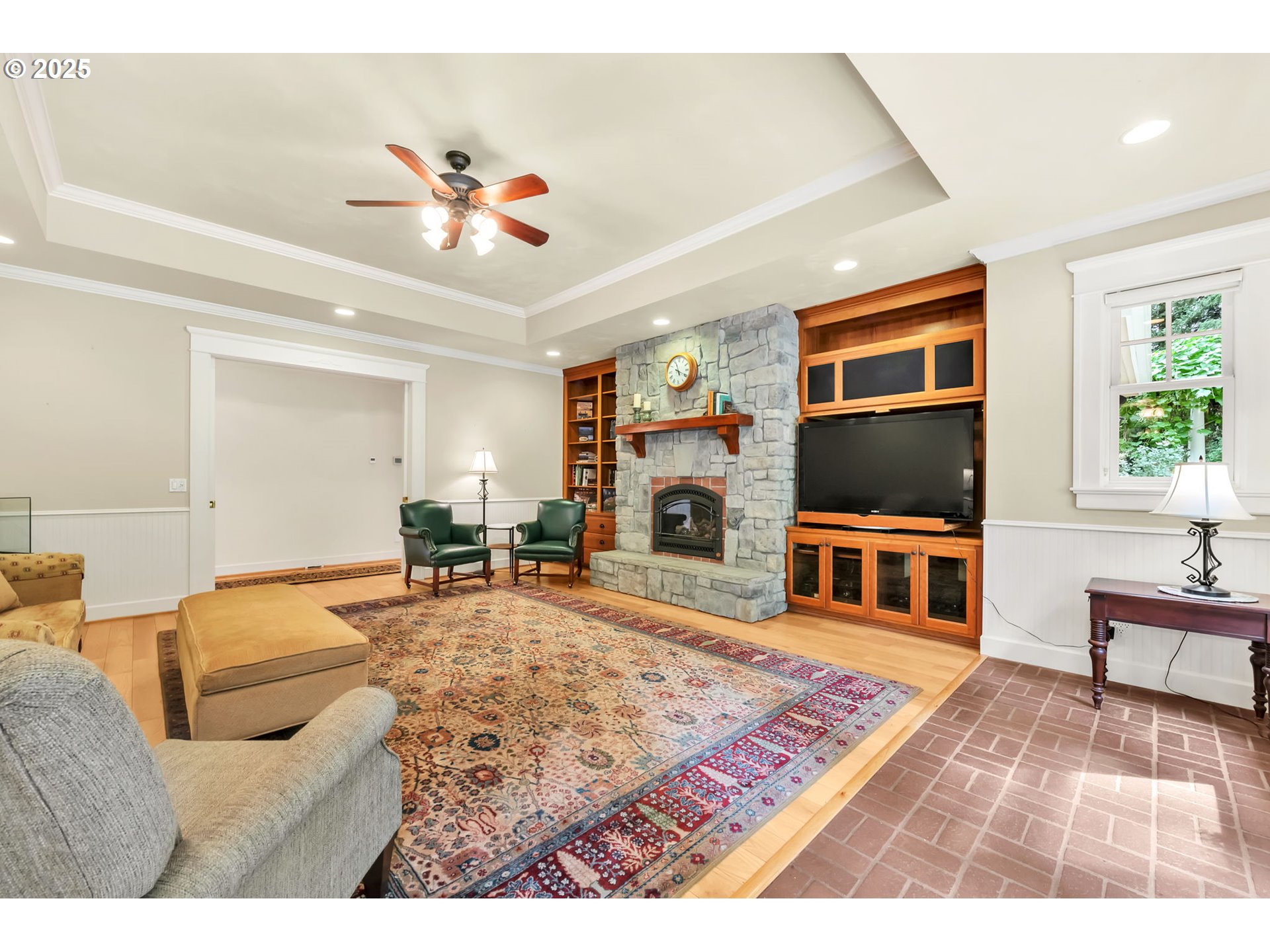 main property photo 25
