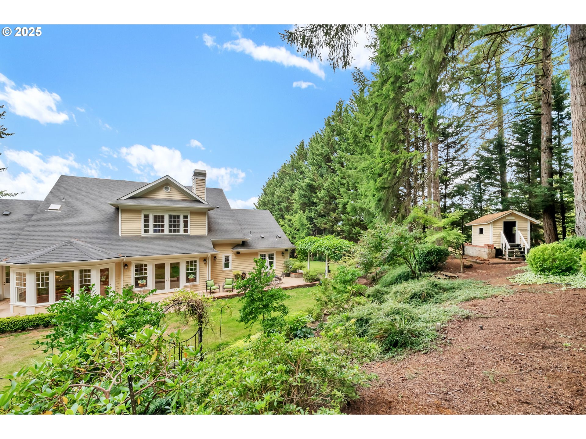 main property photo 8