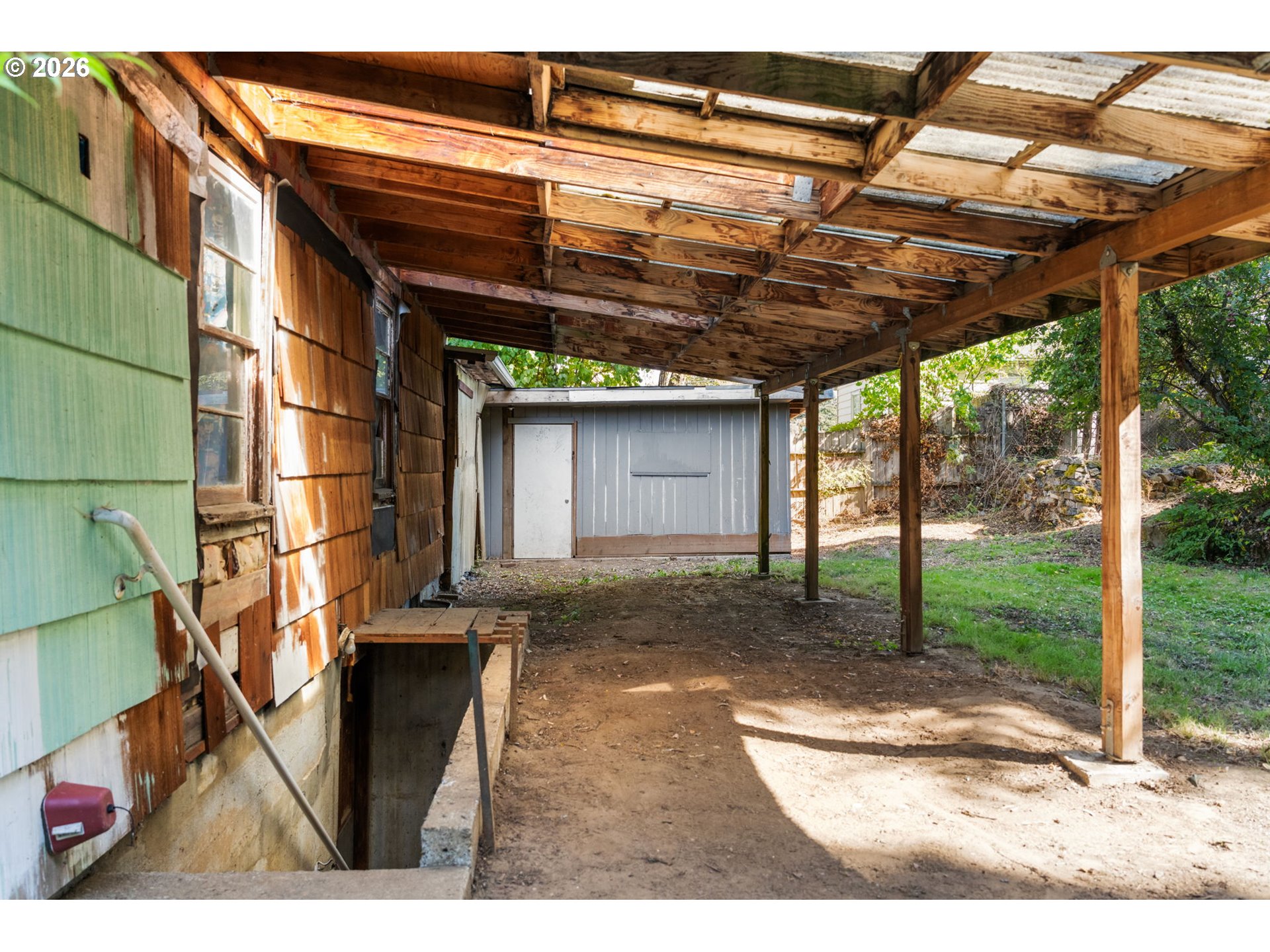 main property photo 28