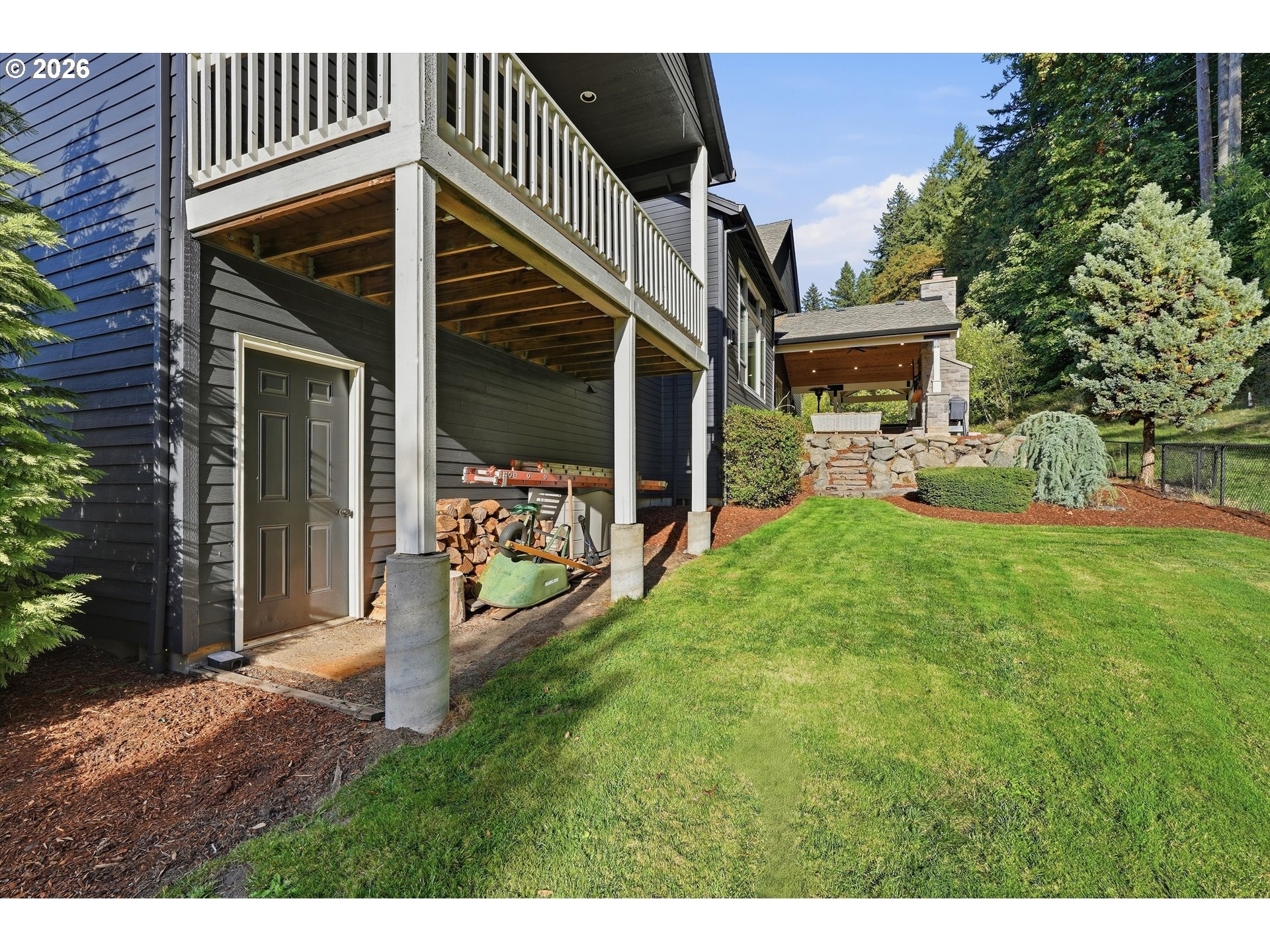 main property photo 45