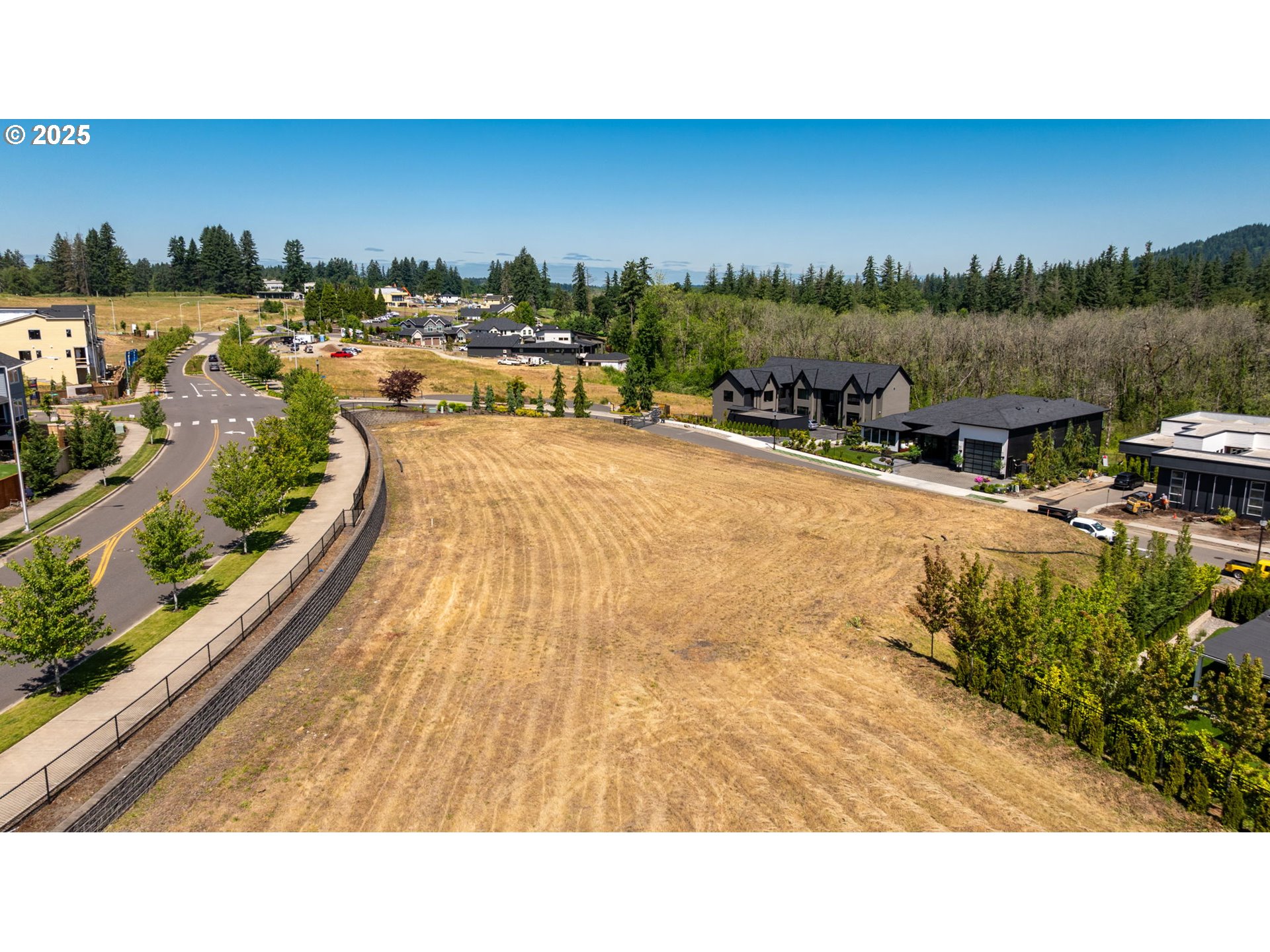 main property photo 20