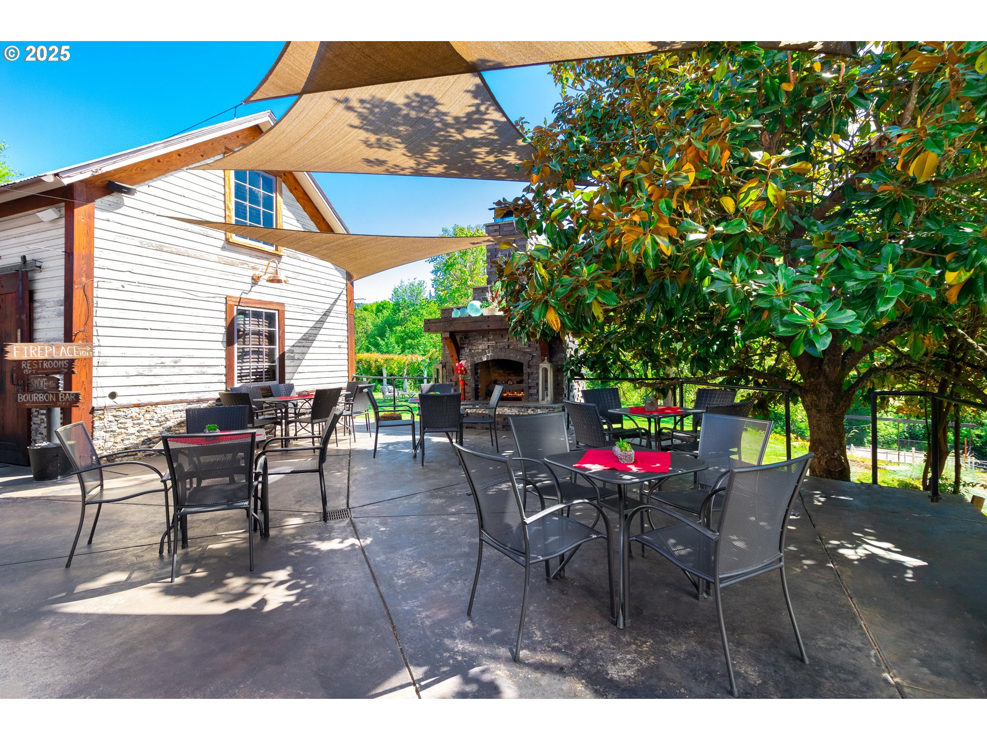 main property photo 10