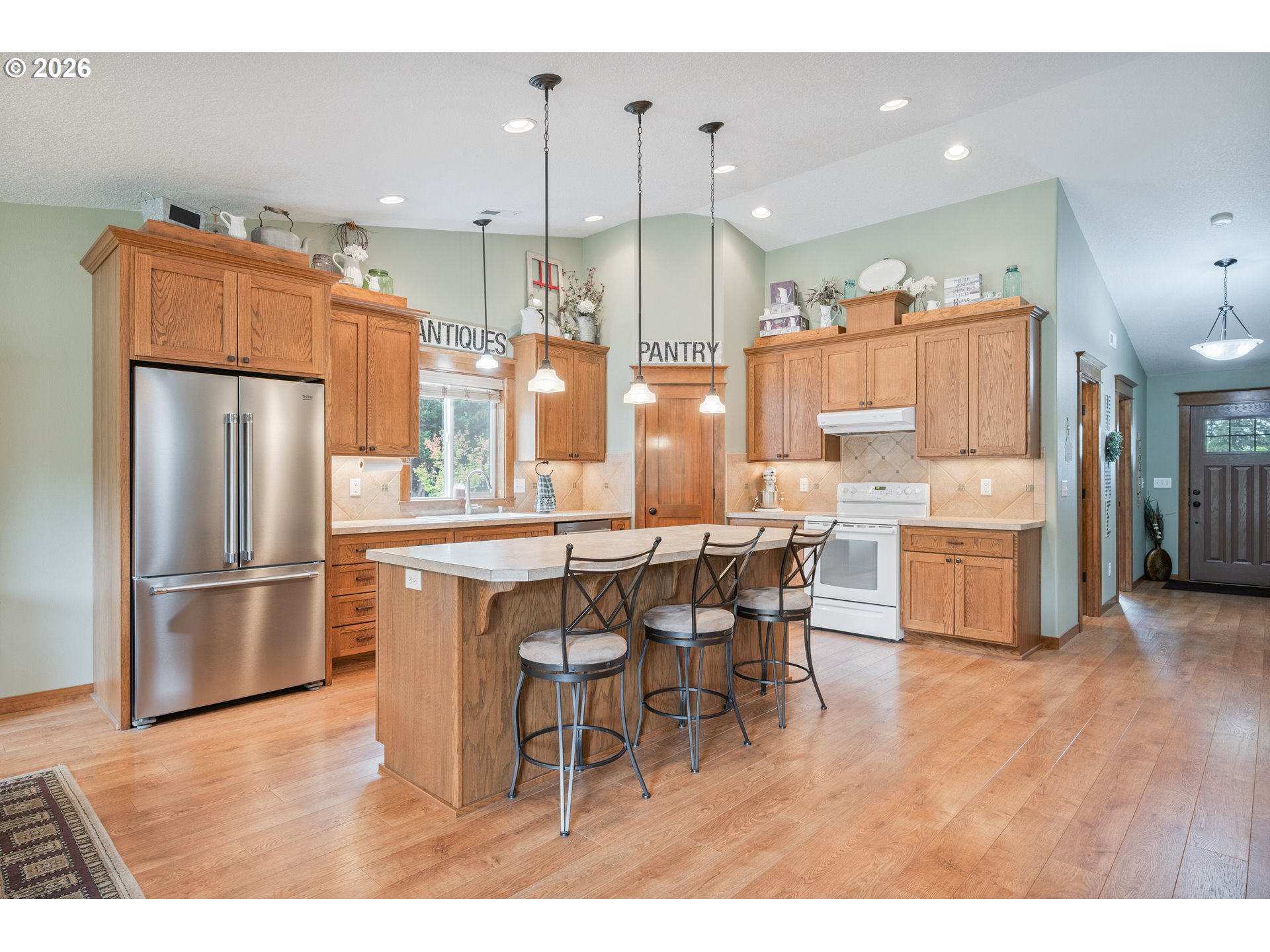 main property photo 9