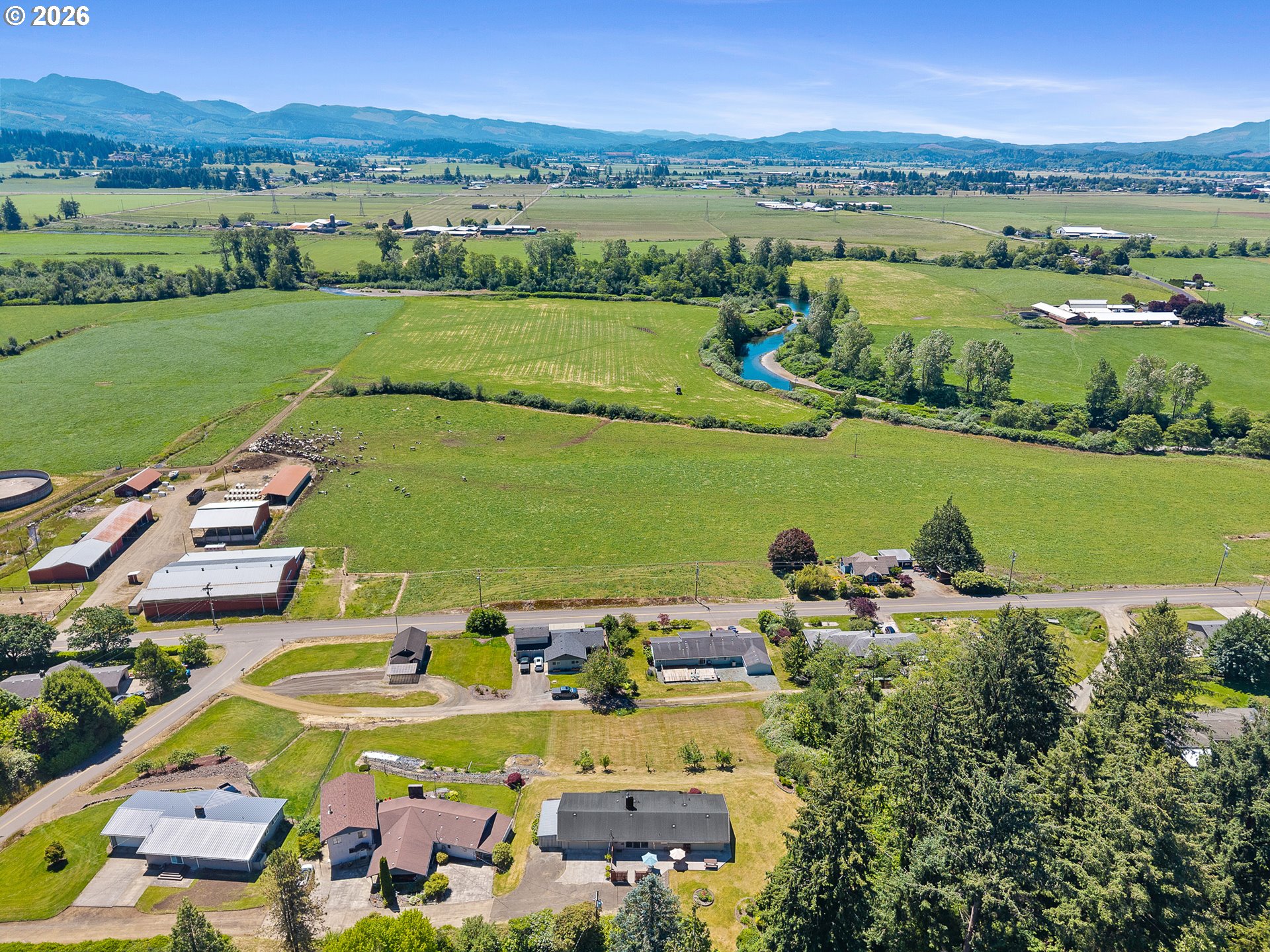 main property photo 40