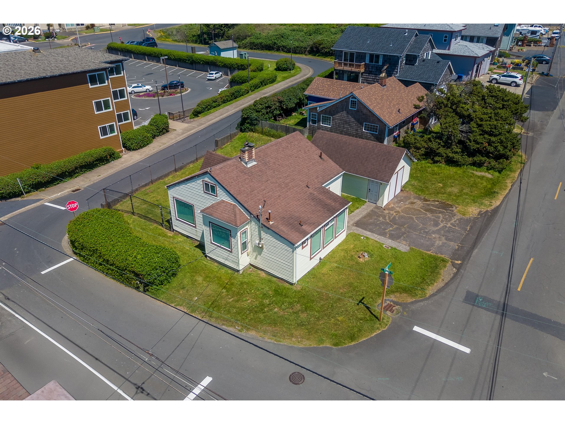 main property photo 28