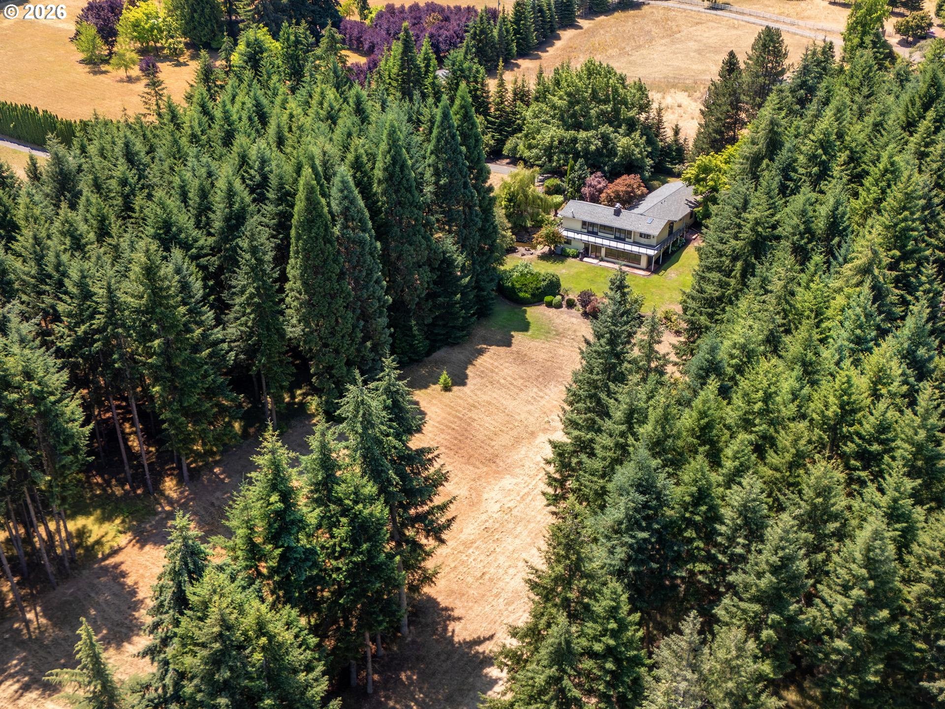 main property photo 40