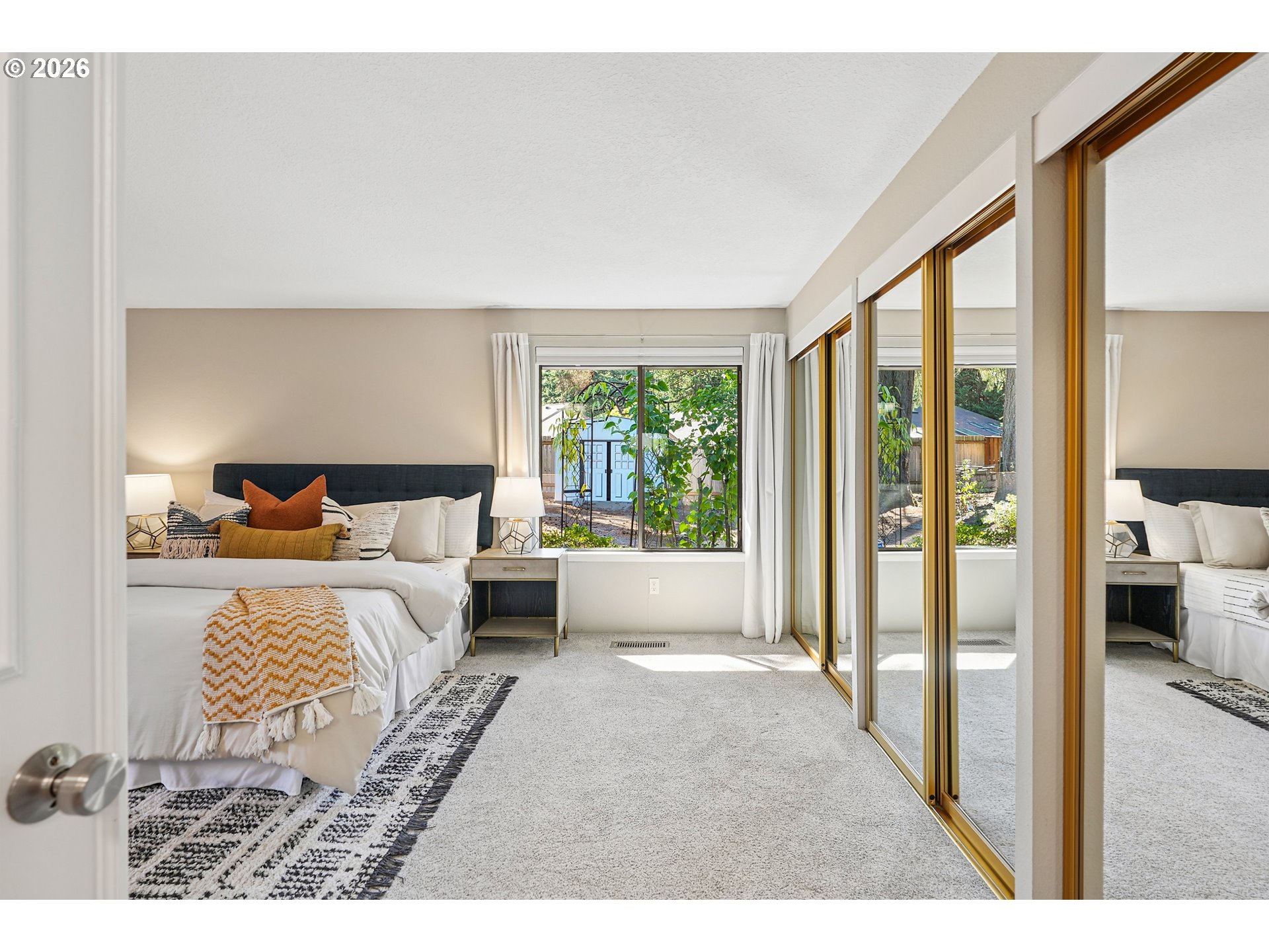 property viewer photo 23