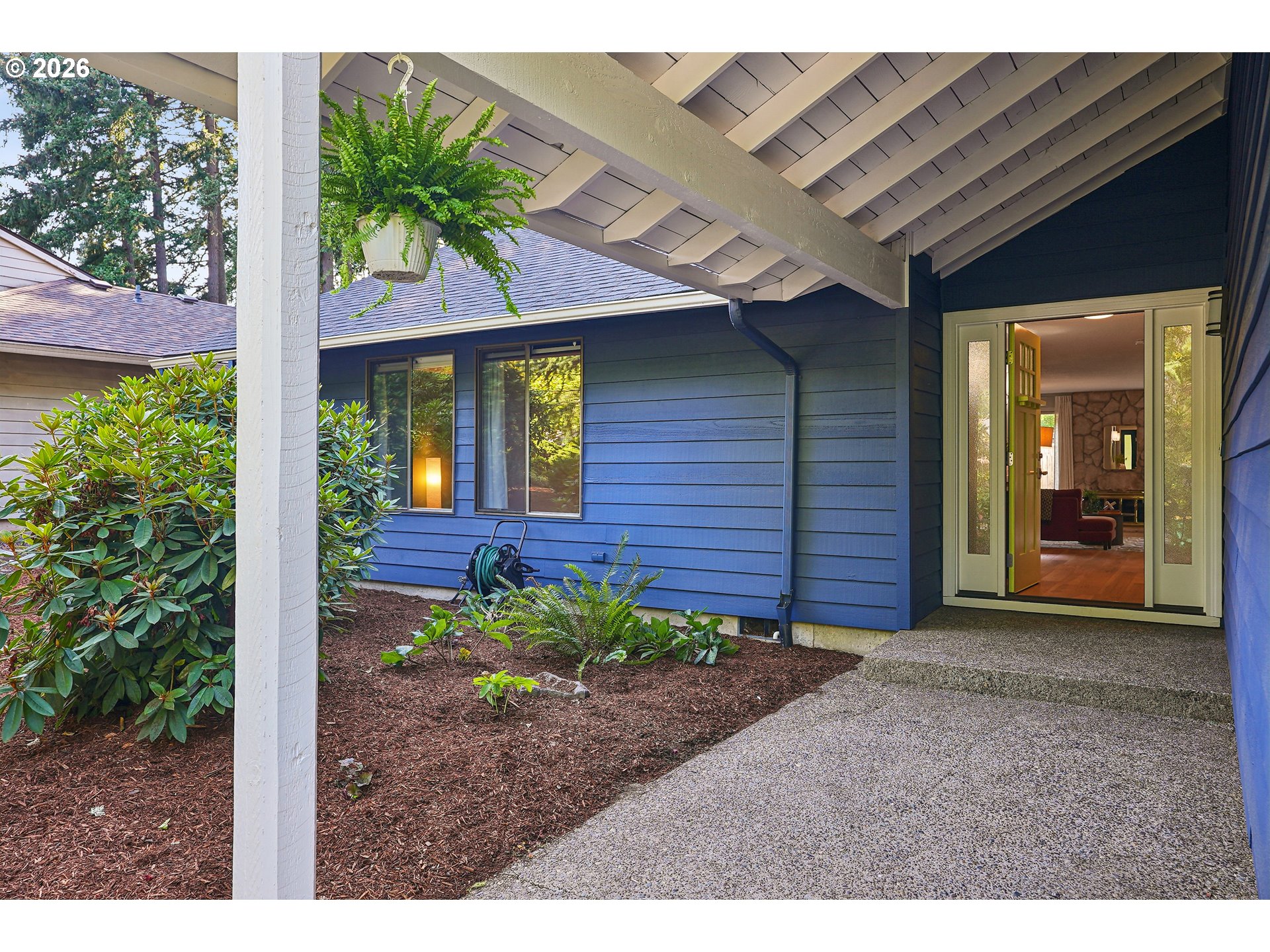 property viewer photo 3