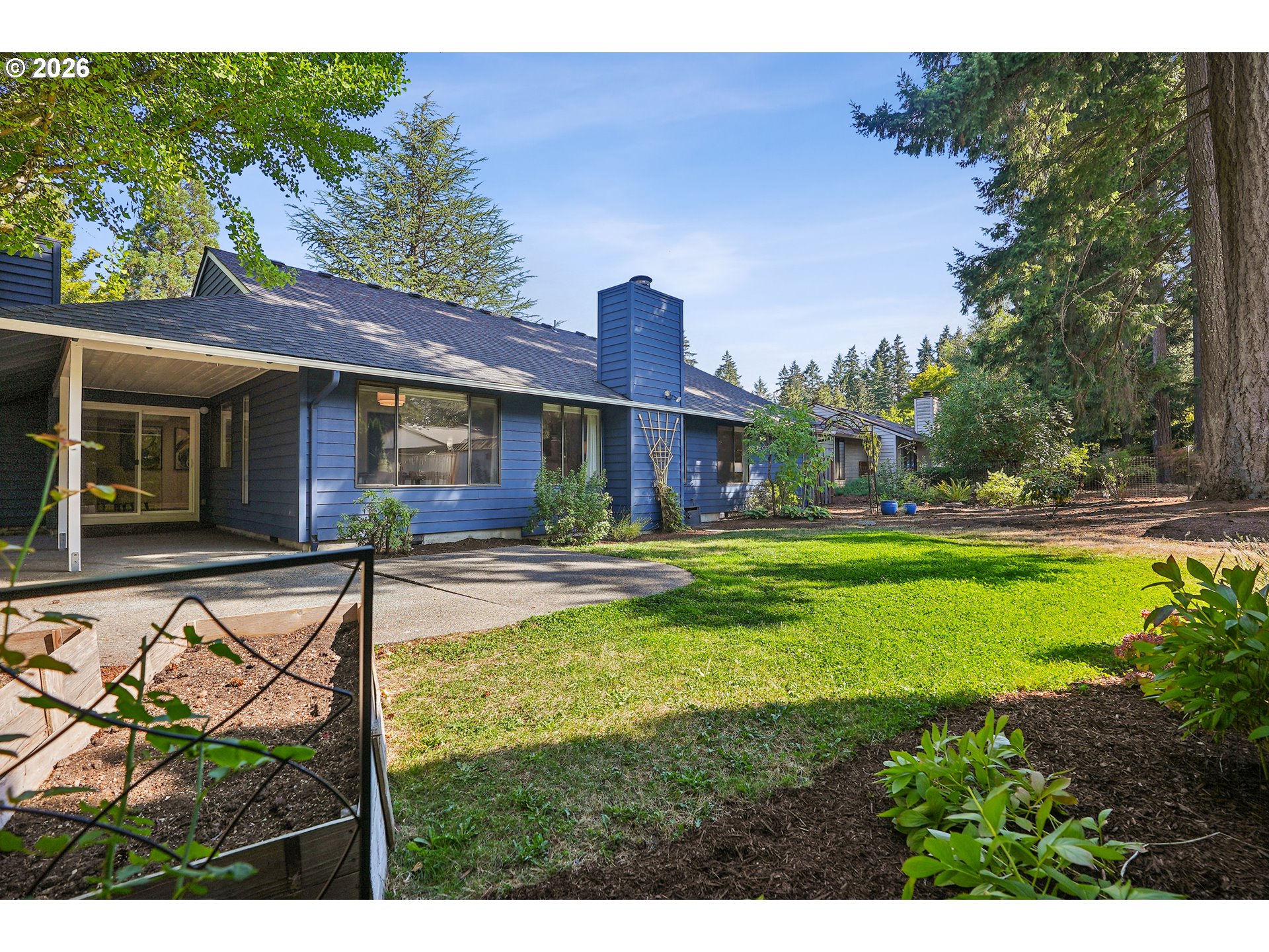 property viewer photo 36