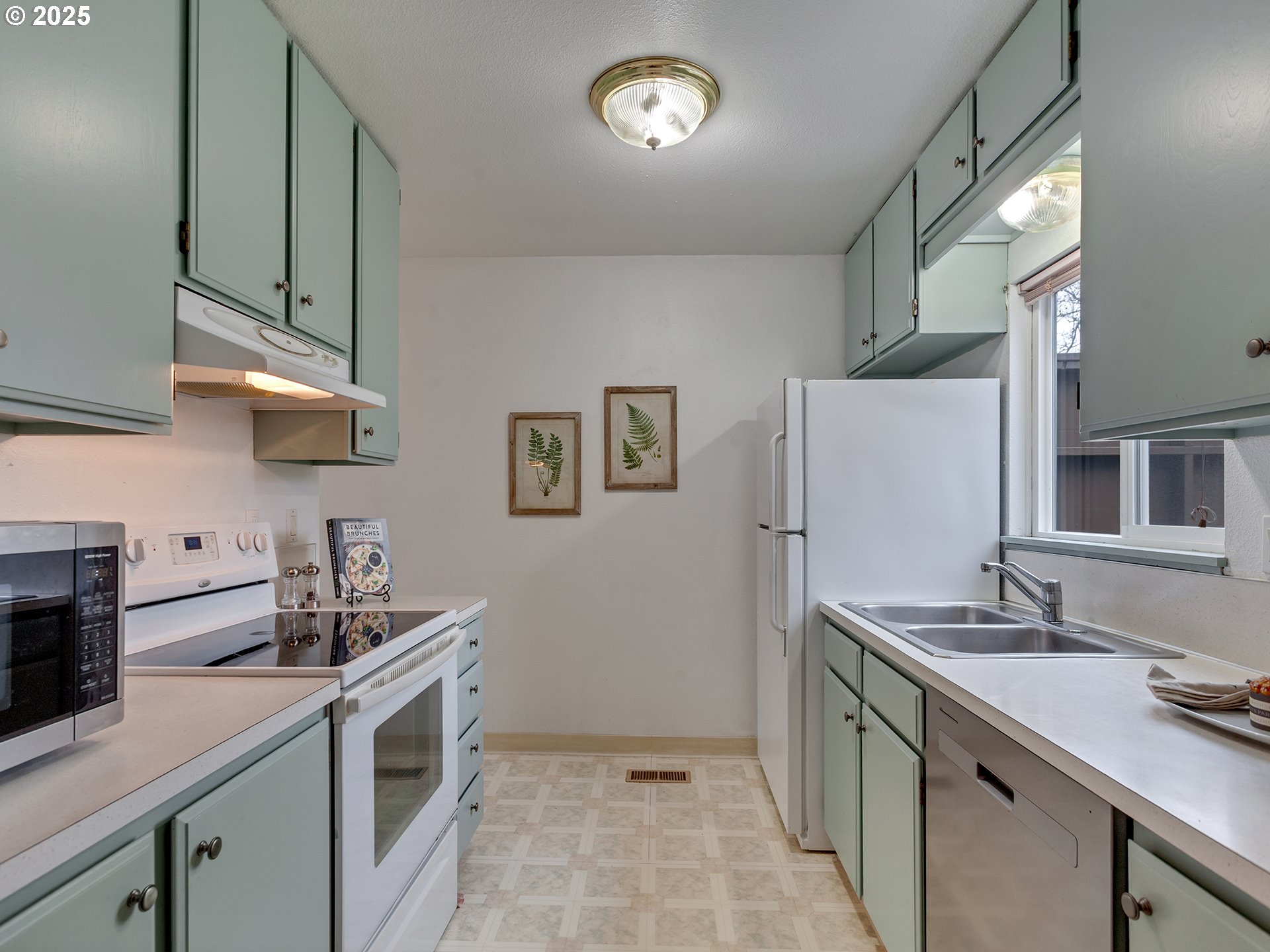 property viewer photo 18