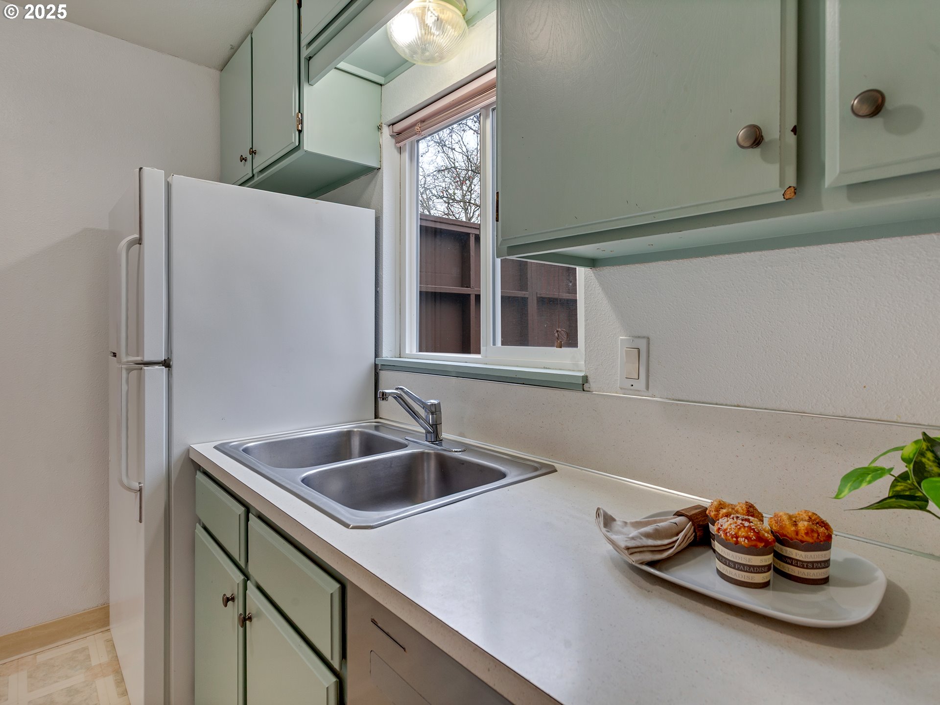 property viewer photo 19