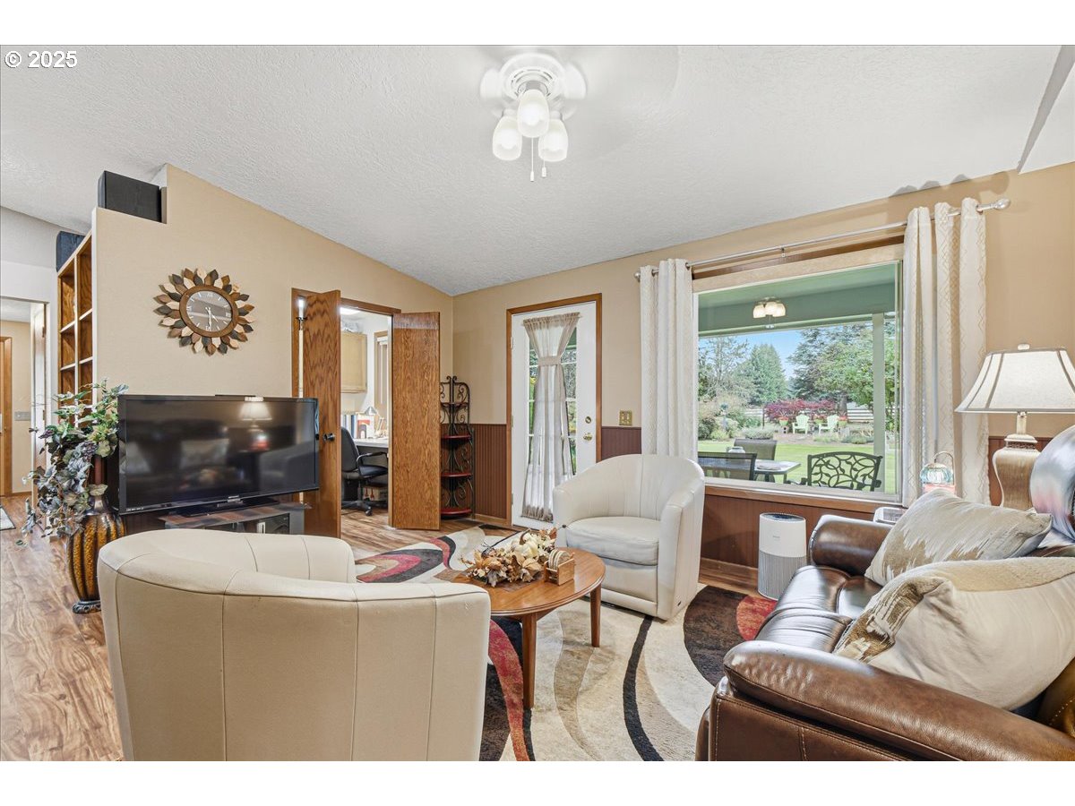 property viewer photo 14