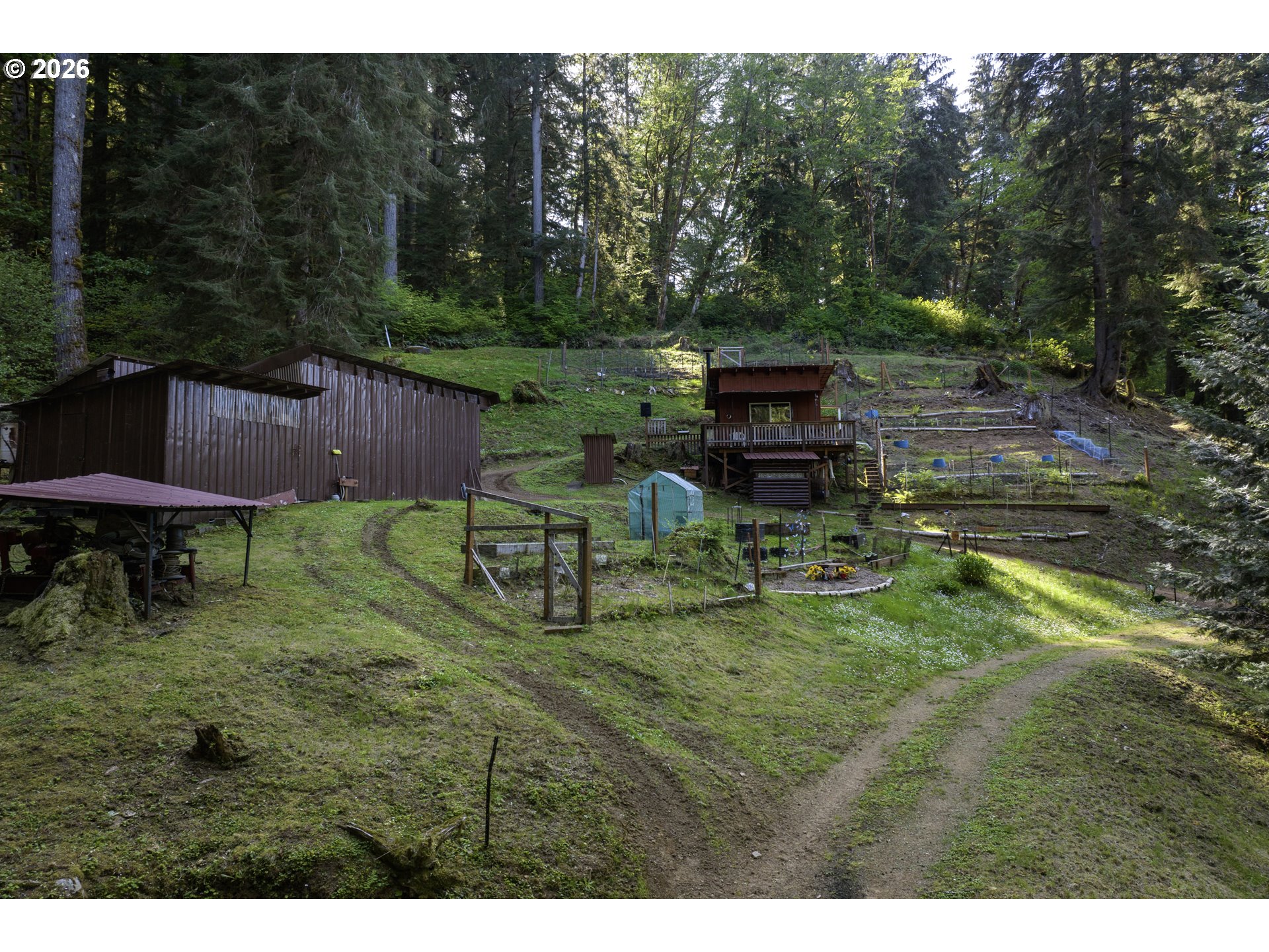 main property photo 6