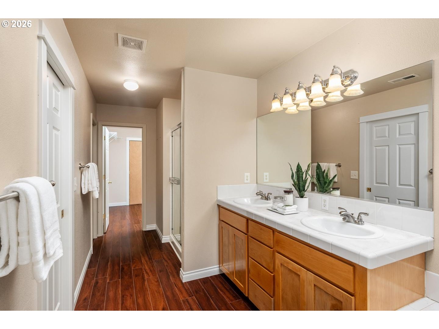 property viewer photo 15