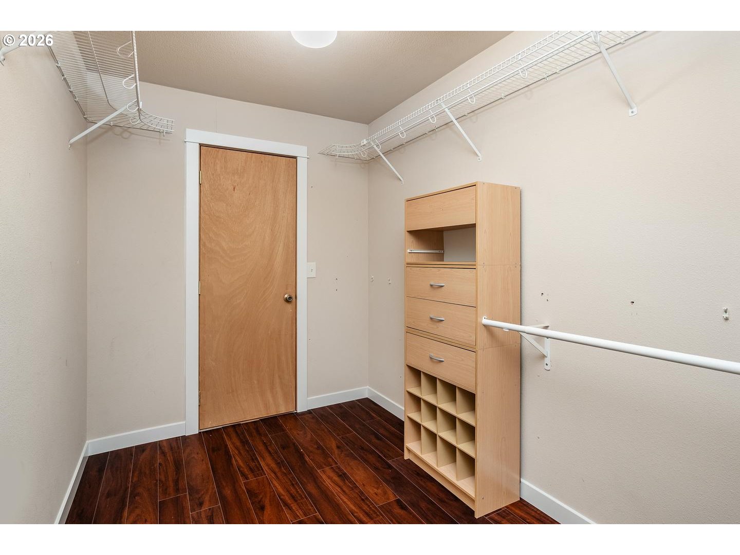 property viewer photo 16