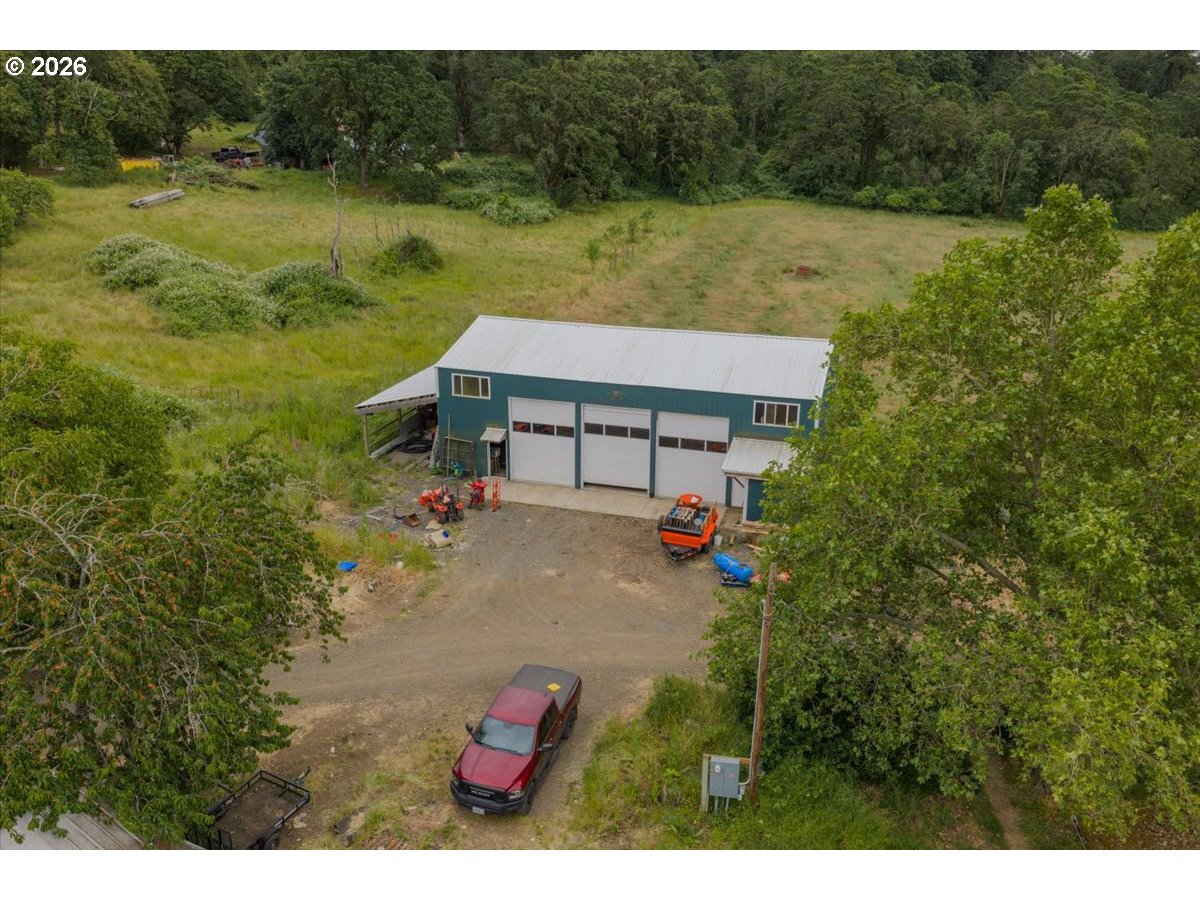 main property photo 39