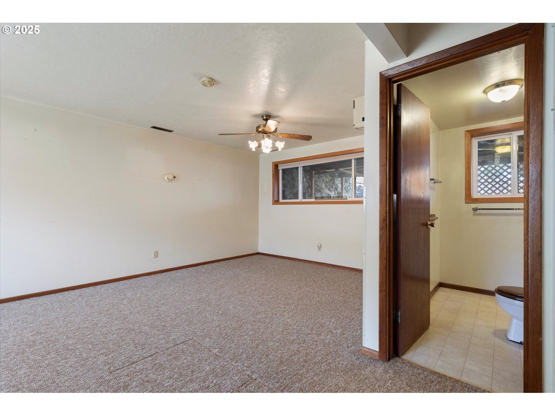 property viewer photo 11