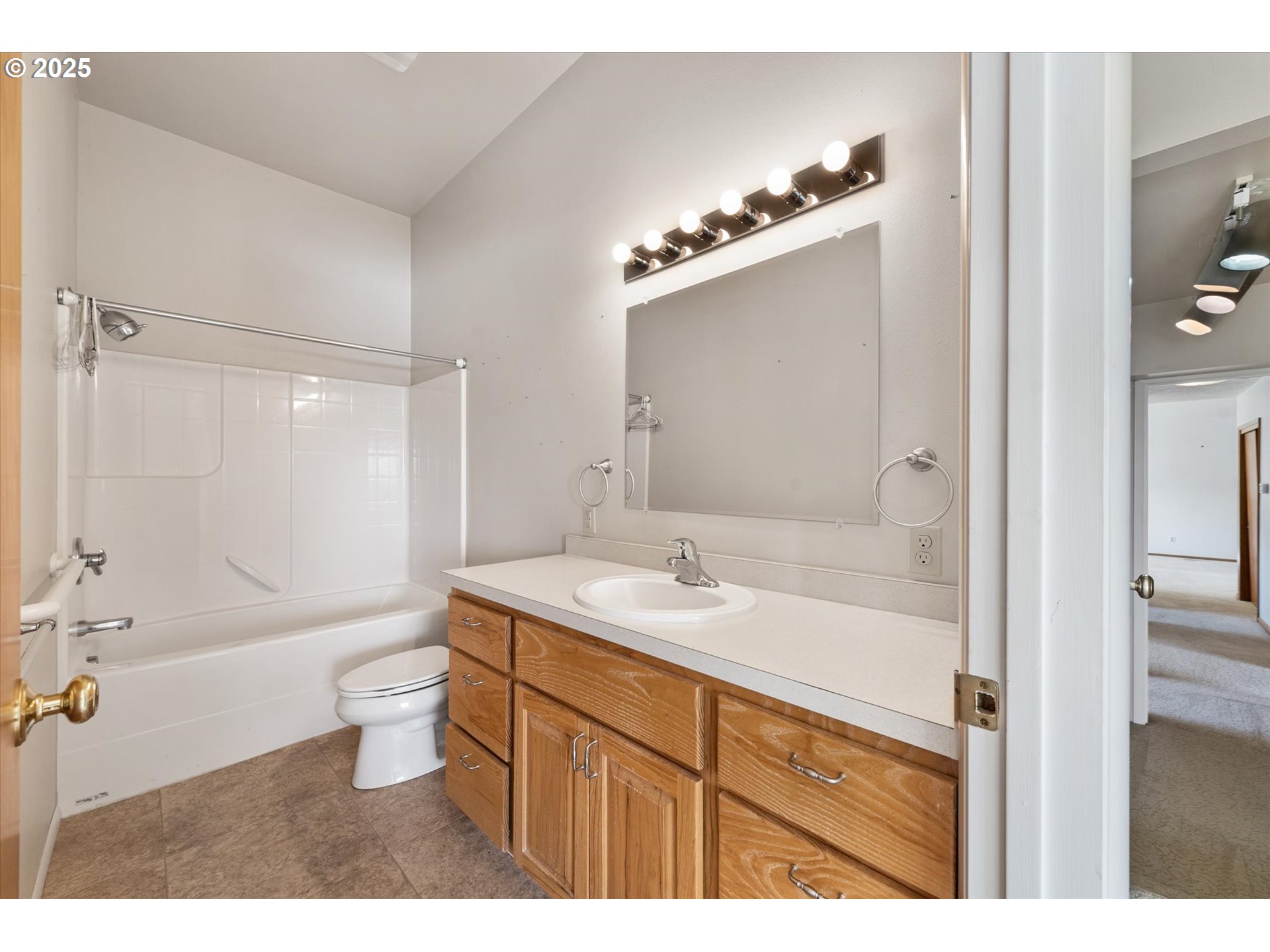 property viewer photo 12