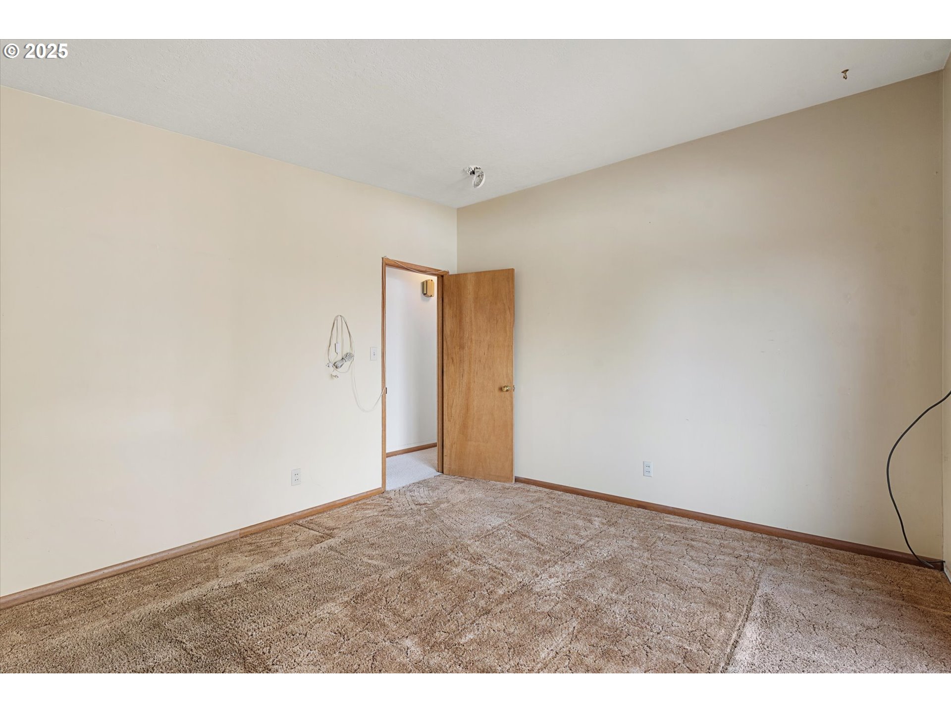 property viewer photo 15