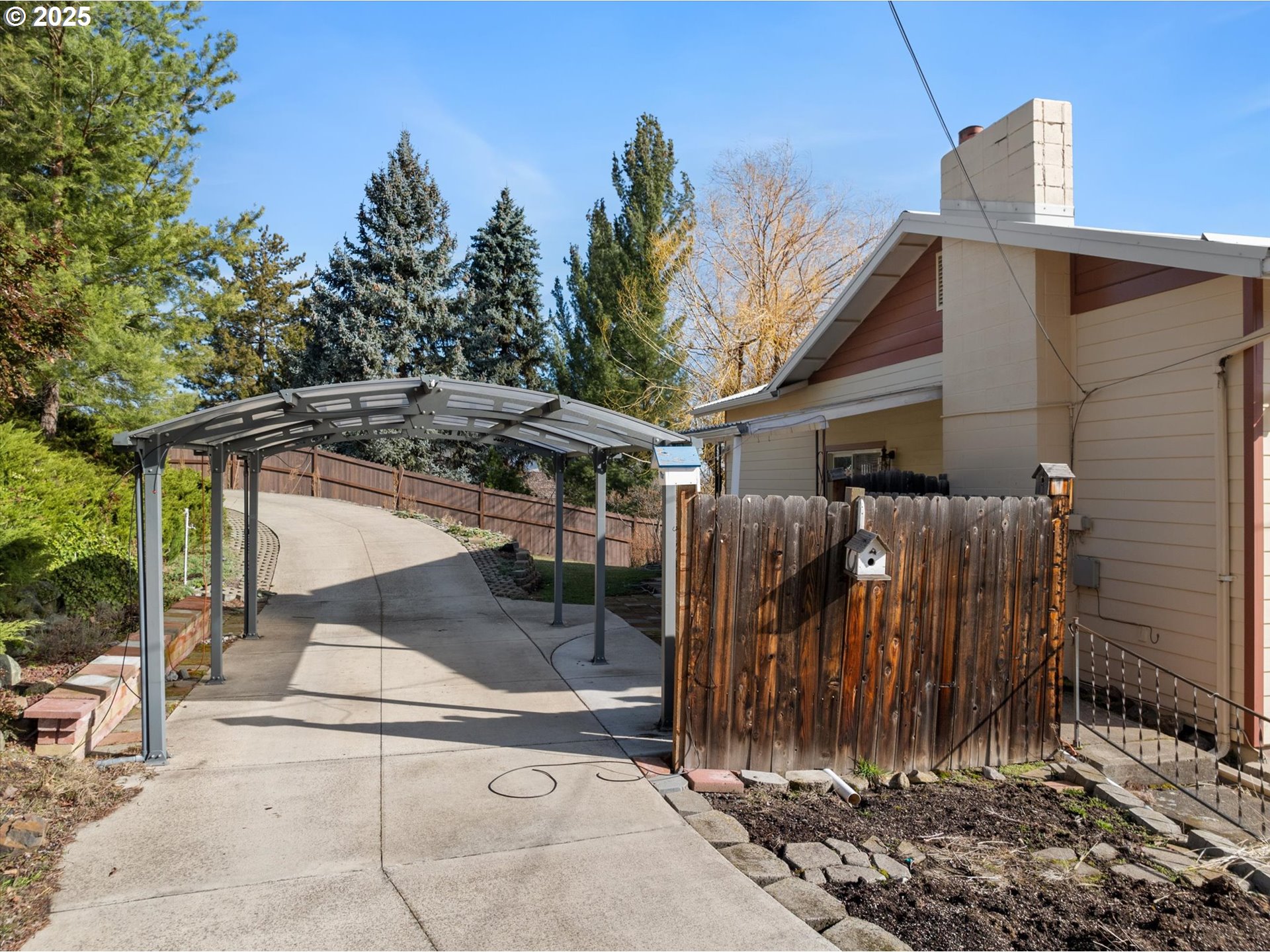 property viewer photo 25