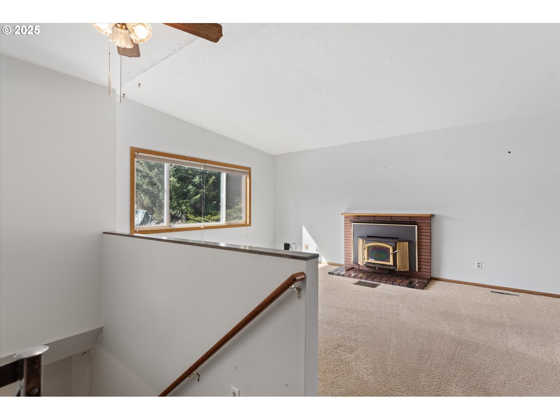 property viewer photo 3