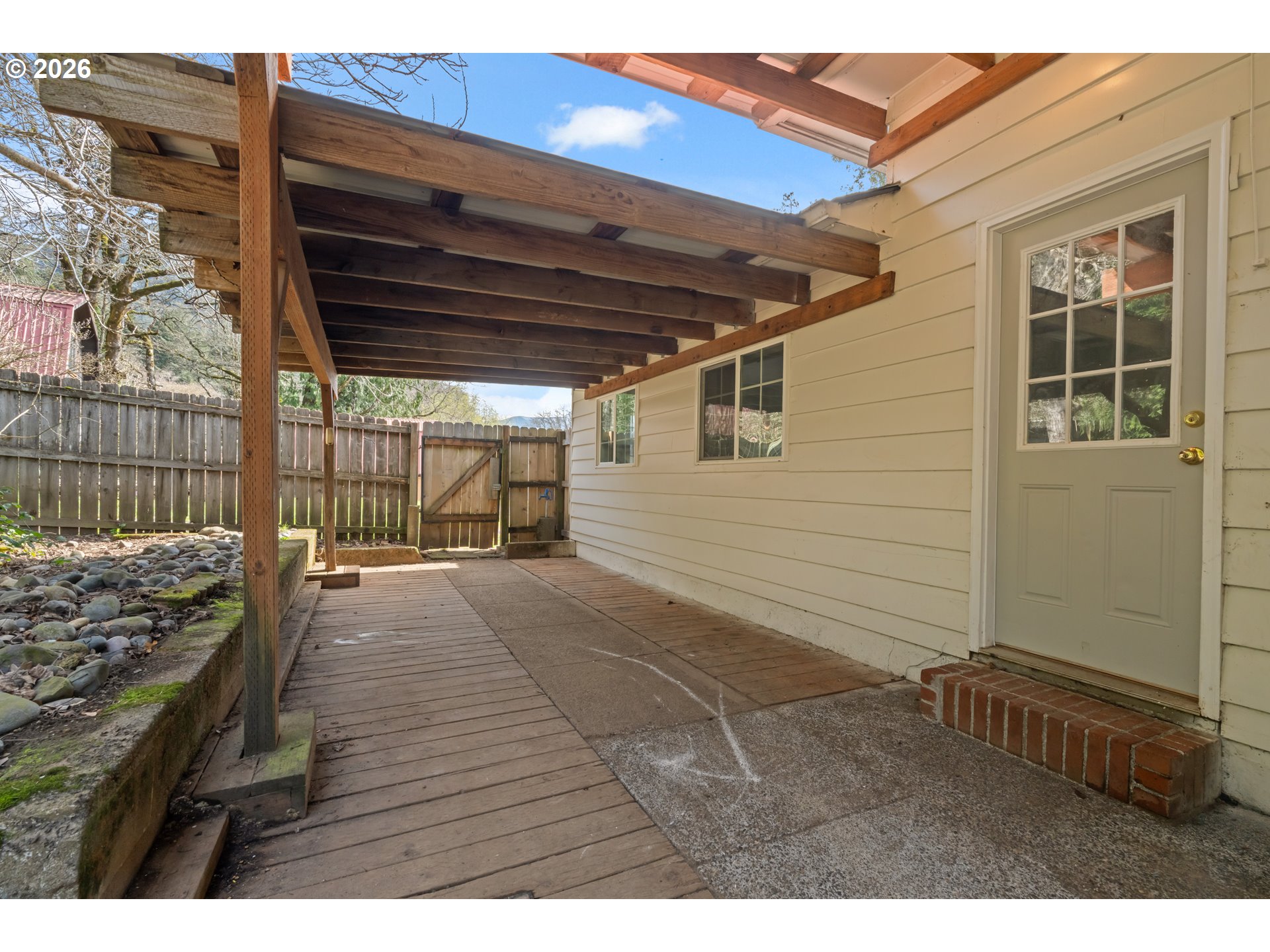 main property photo 40