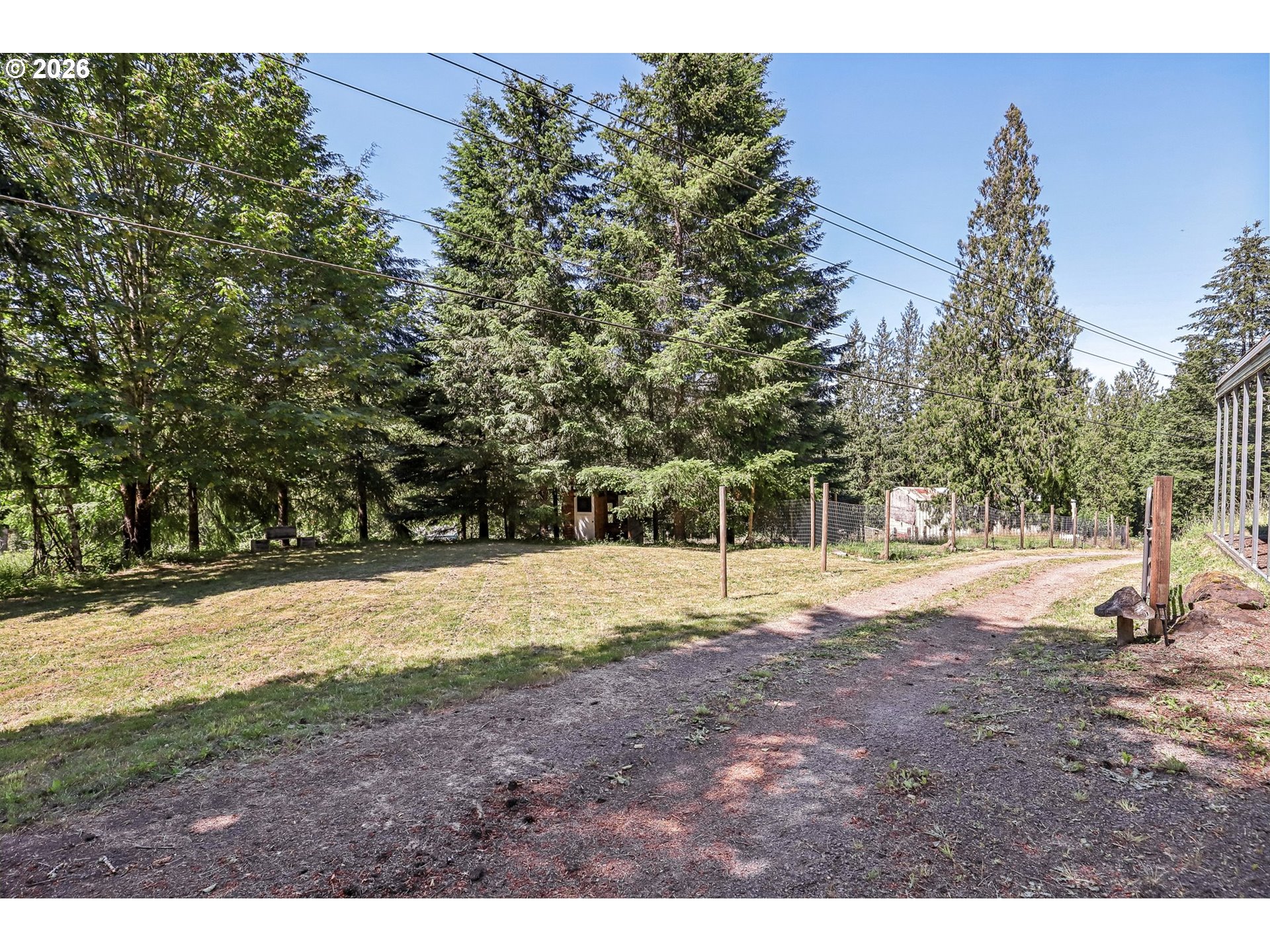 main property photo 40