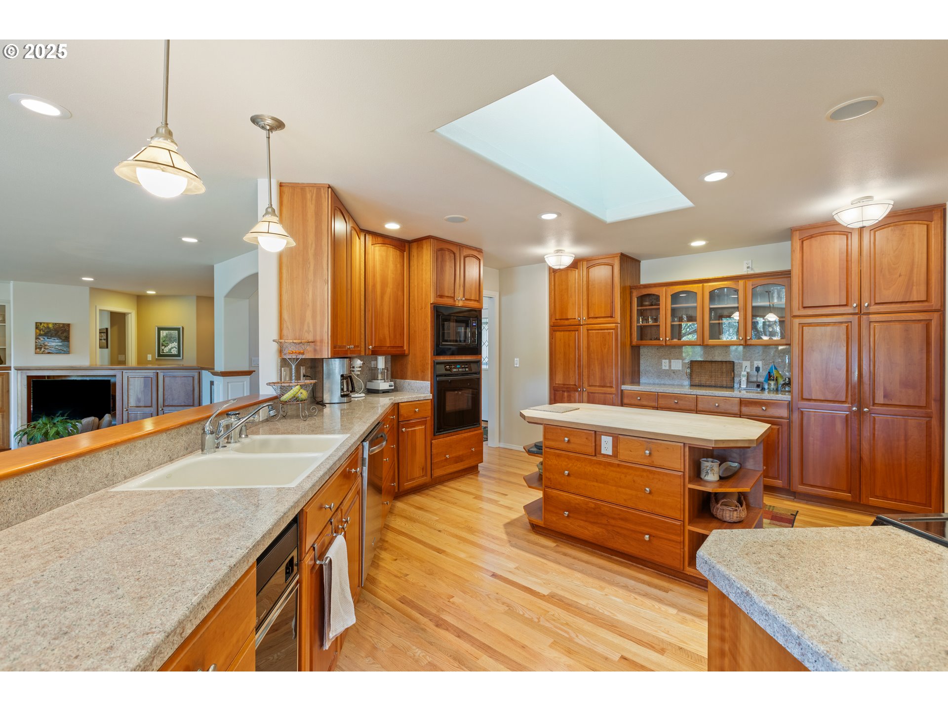 property viewer photo 15